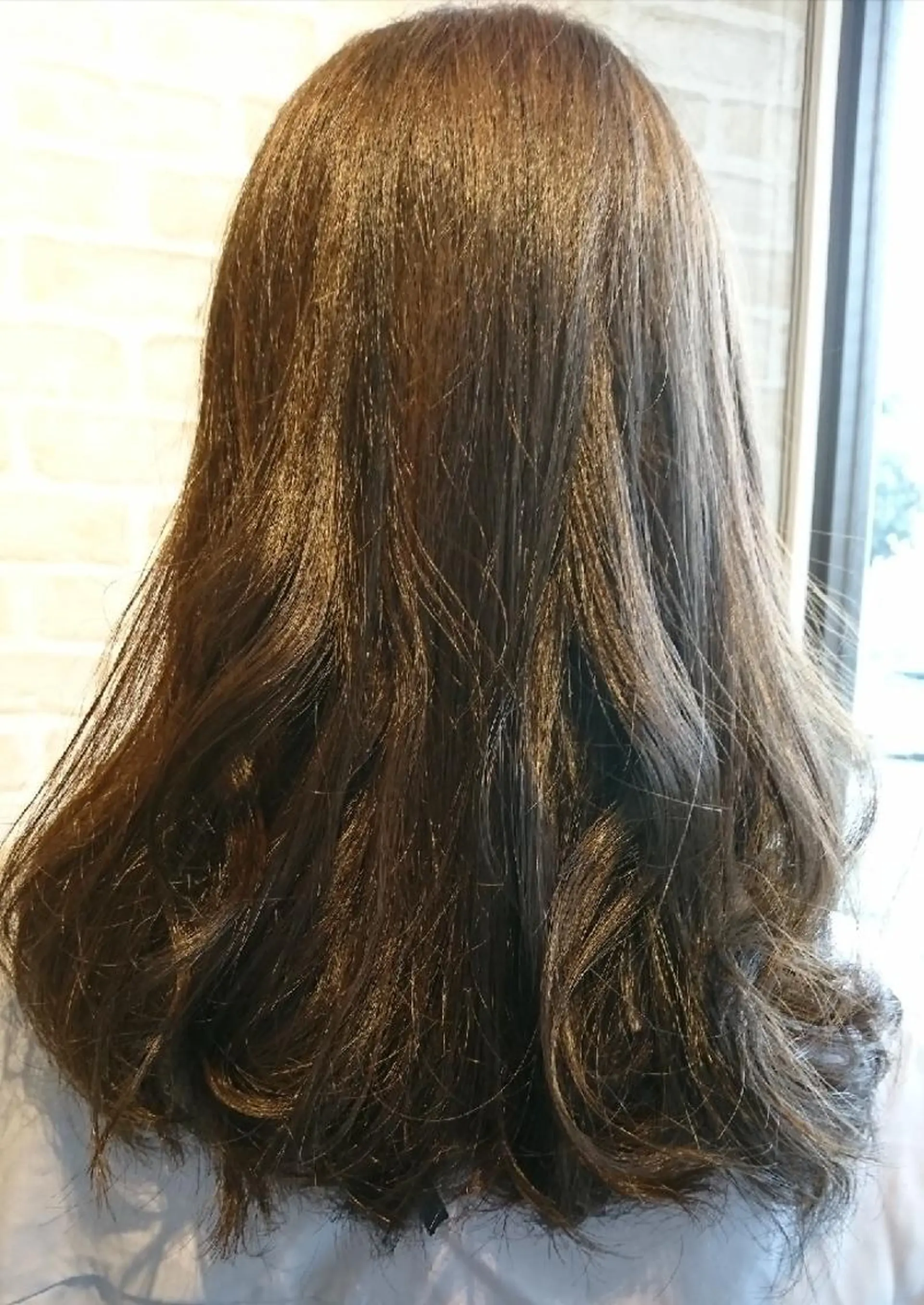 セミロング アッシュ 金曽 (天方) 美子のヘアスタイル