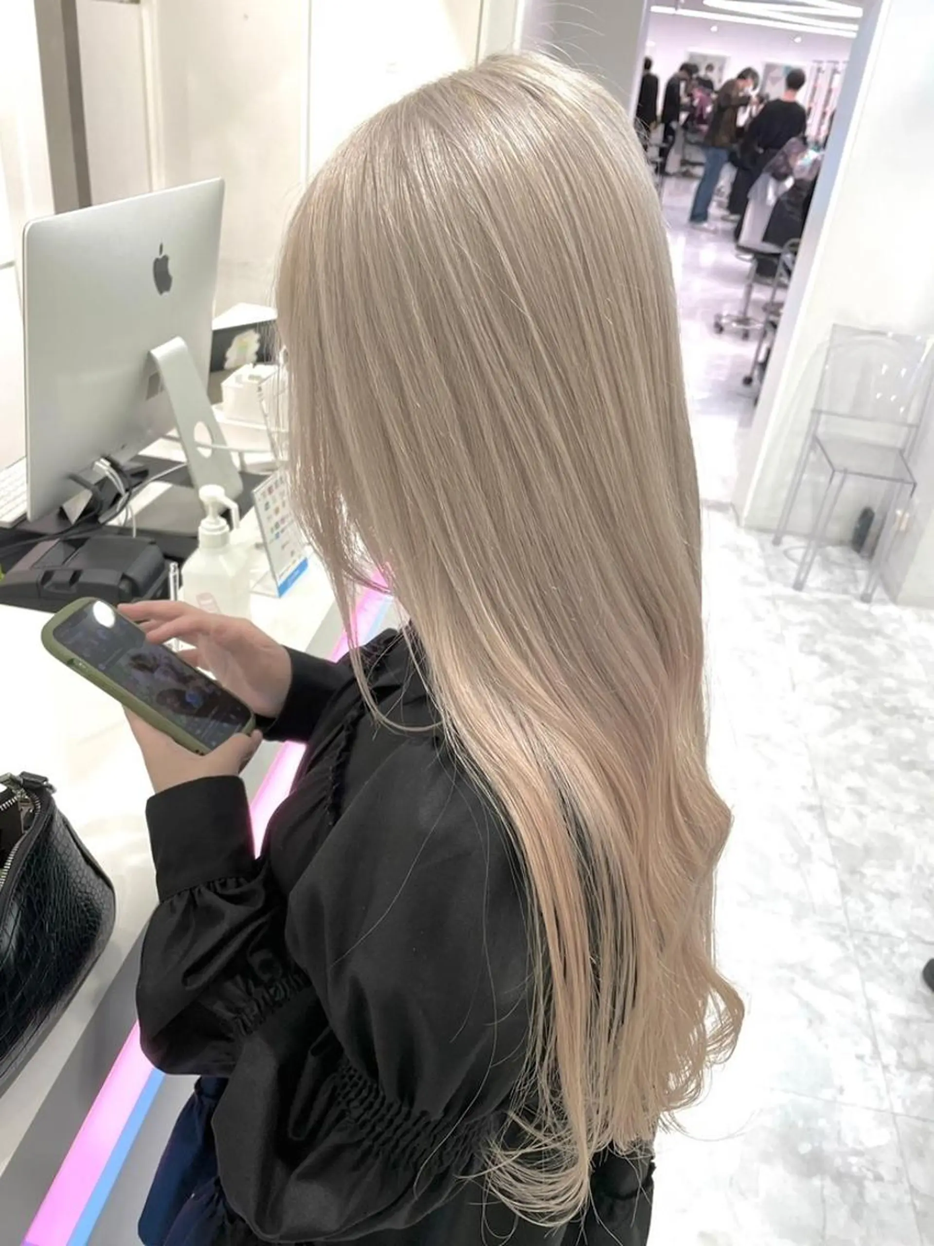 カラー ヘアカラー トリートメント 🌛ハイトーン/ ブロンド🩶MANAのヘアスタイル