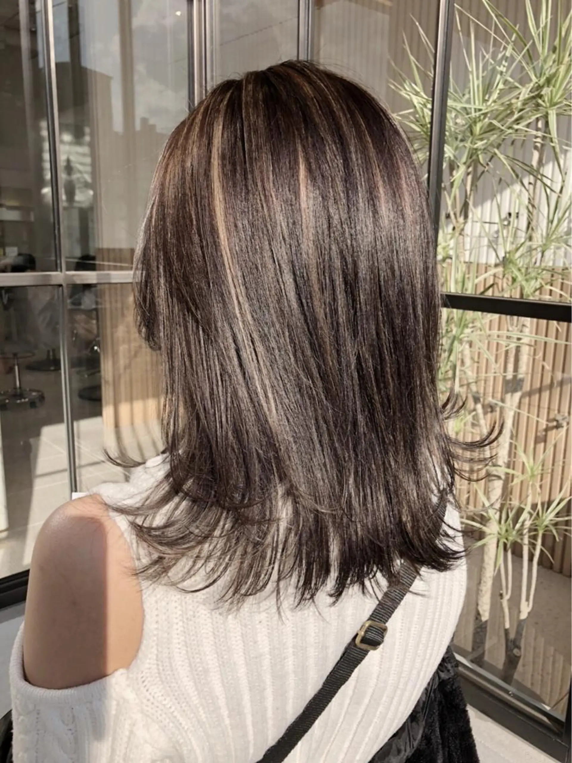 ミディアム カラー アッシュ アッシュグレー バレイヤージュ ベージュカラー ブリーチ ボブ/ハイトーン 立川loose 下田のヘアスタイル