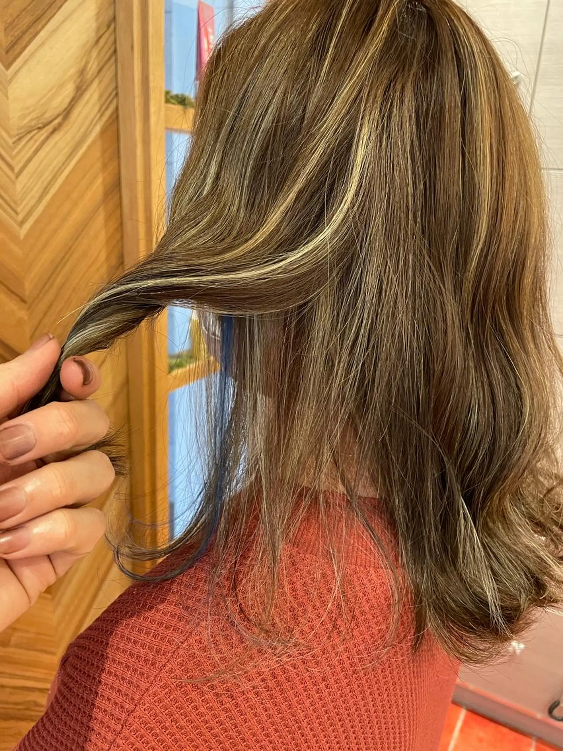 ミディアム カラー カット ヘアカラー パーマ 縮毛矯正 トリートメント ヘッドスパ 髪質改善美容室Lust所属・美容室Lust💚 嶋崎 鷹のヘアスタイル