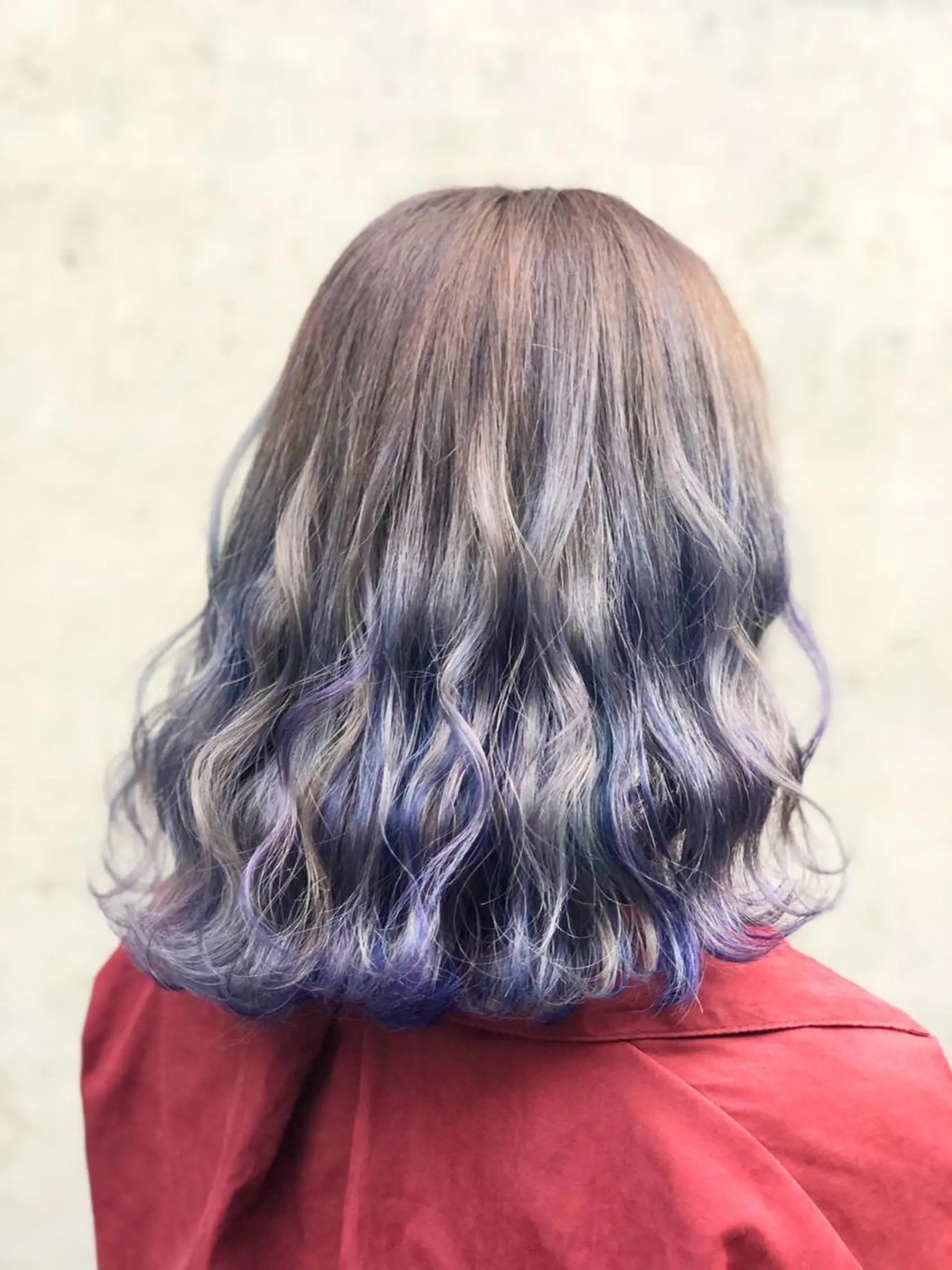 ミディアム カラー パーマ ヘアアレンジ ブルーカラー パープルカラー ユニコーンカラー ミニモお気に入り数 No.1宍戸雄弥のヘアスタイル