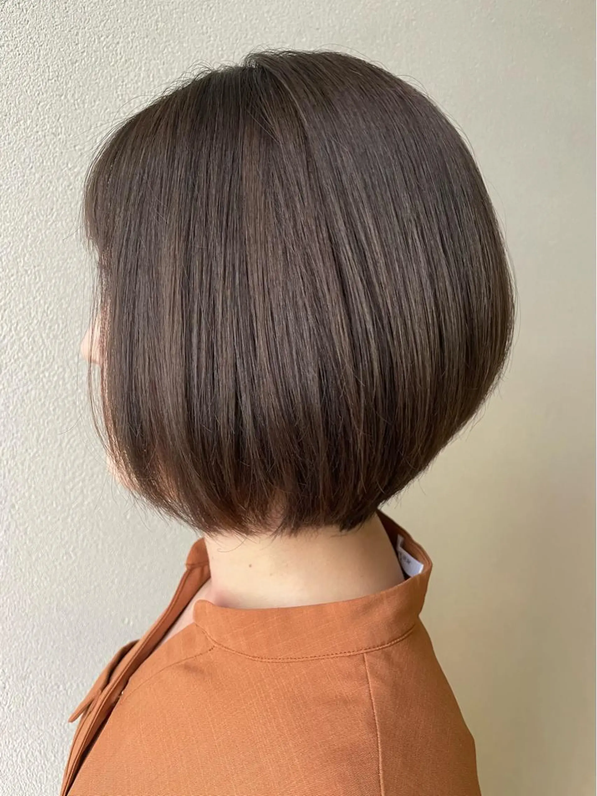 ショート カラー アッシュ ベージュカラー グラデーションカラー ボブ 沢田 瞳のヘアスタイル