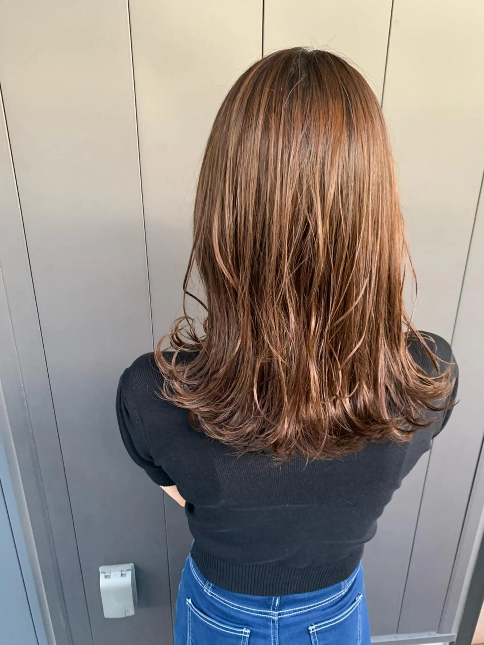 セミロング 外ハネヘア toki所属・ＳＨＵ ＮＴＡのヘアスタイル