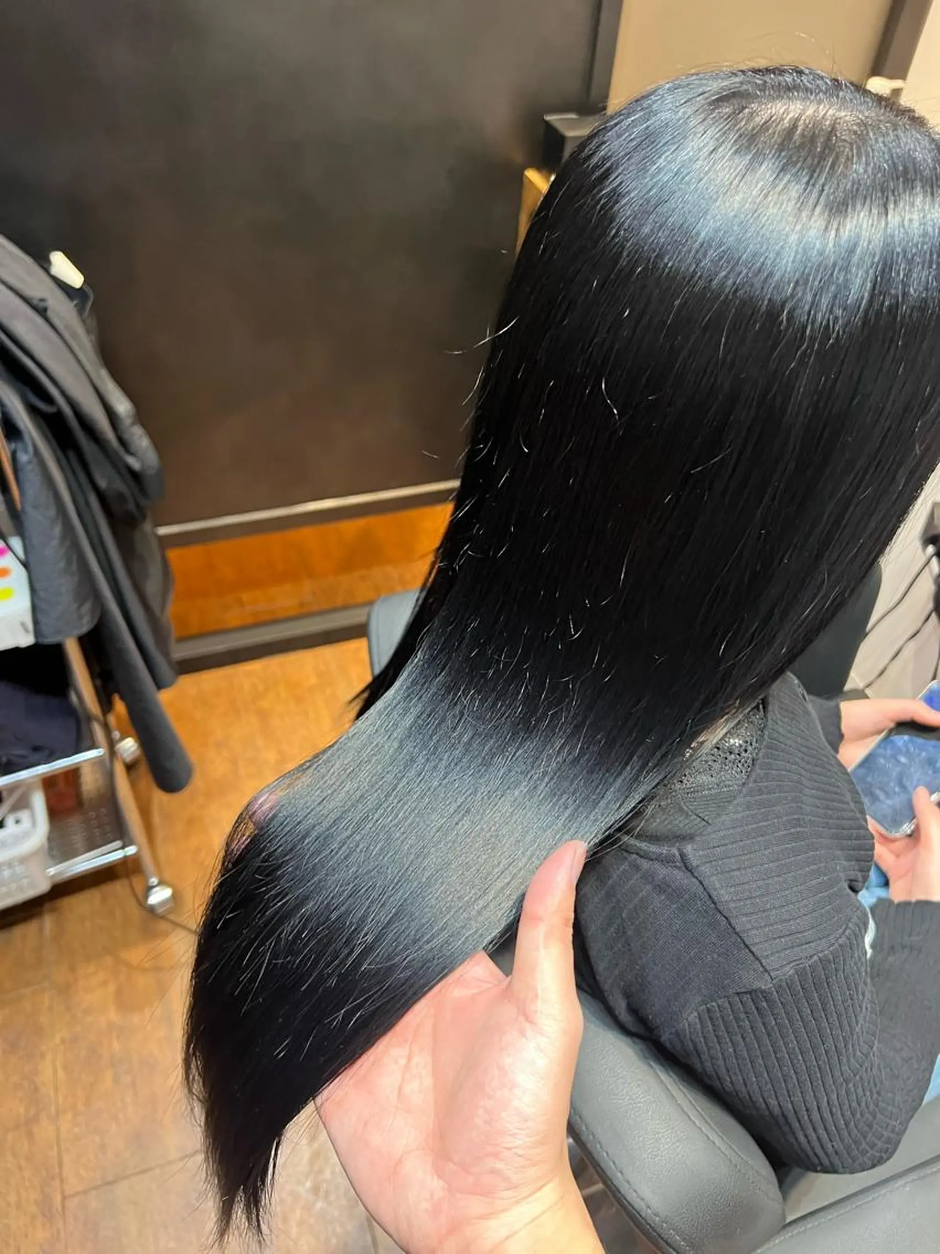 ロング カラー newi TATSUのヘアスタイル