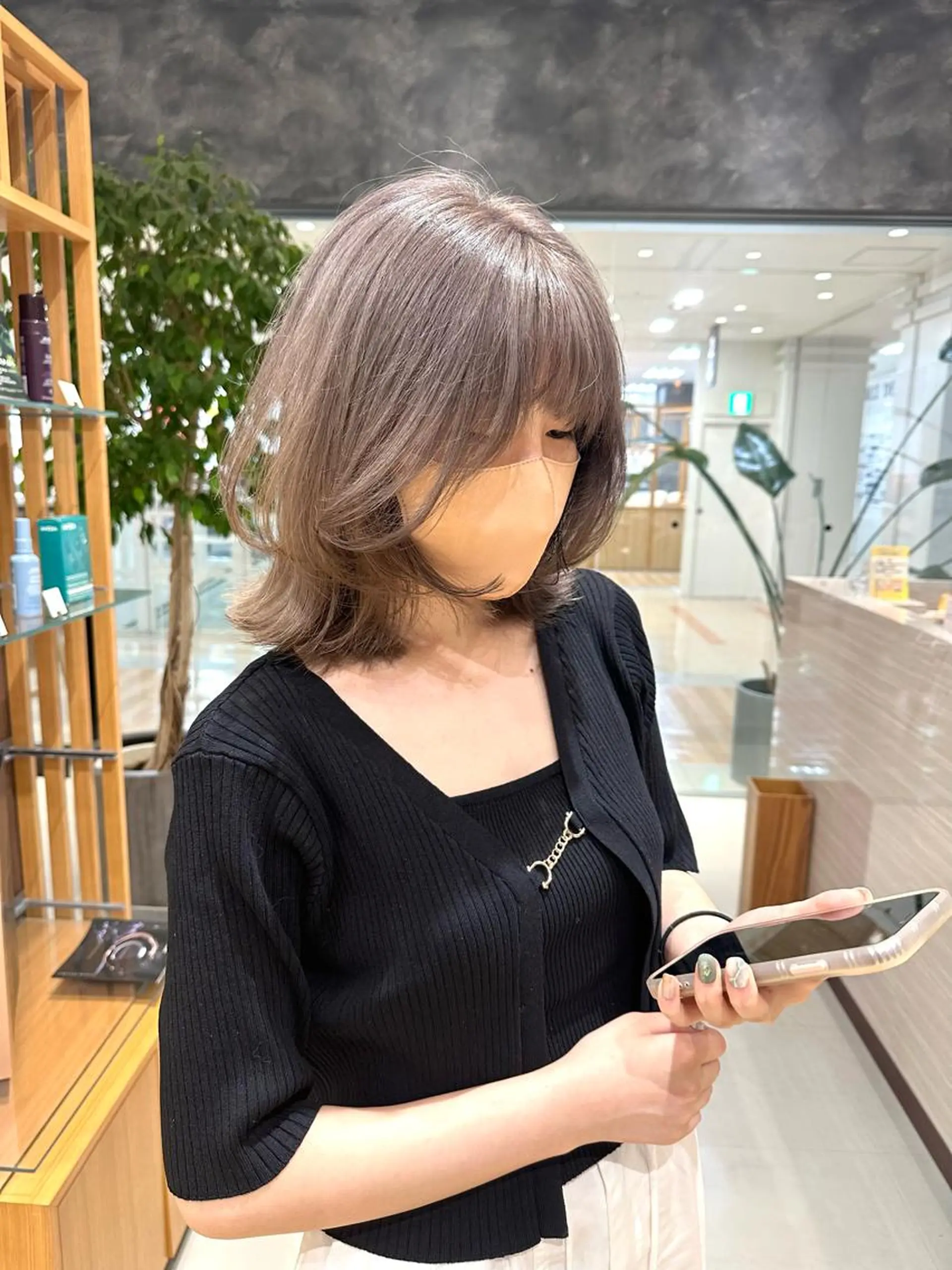 セミロング カラー ヘアアレンジ グレージュ ハイトーンカラー ラベンダーカラー ラベンダーグレージュ ラベンダーグレー rilliant所属・中原 つくしのヘアスタイル