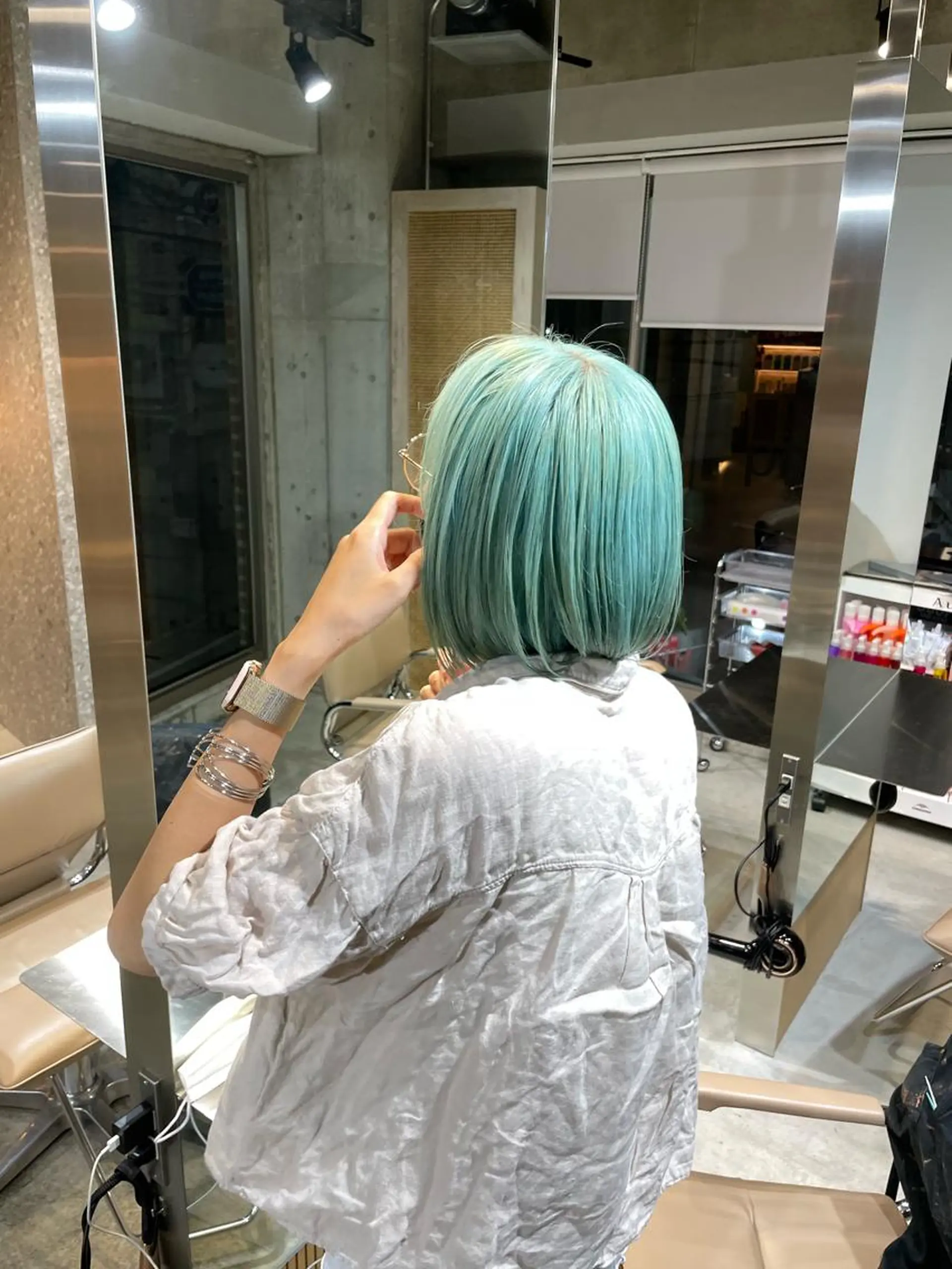 ミディアム カラー ヘアアレンジ キッズ ネイル マツエク・マツパ アイブロウ ヘアカラー トリートメント ⭐ハイトーンブリーチ ミルクティーピンクのヘアスタイル