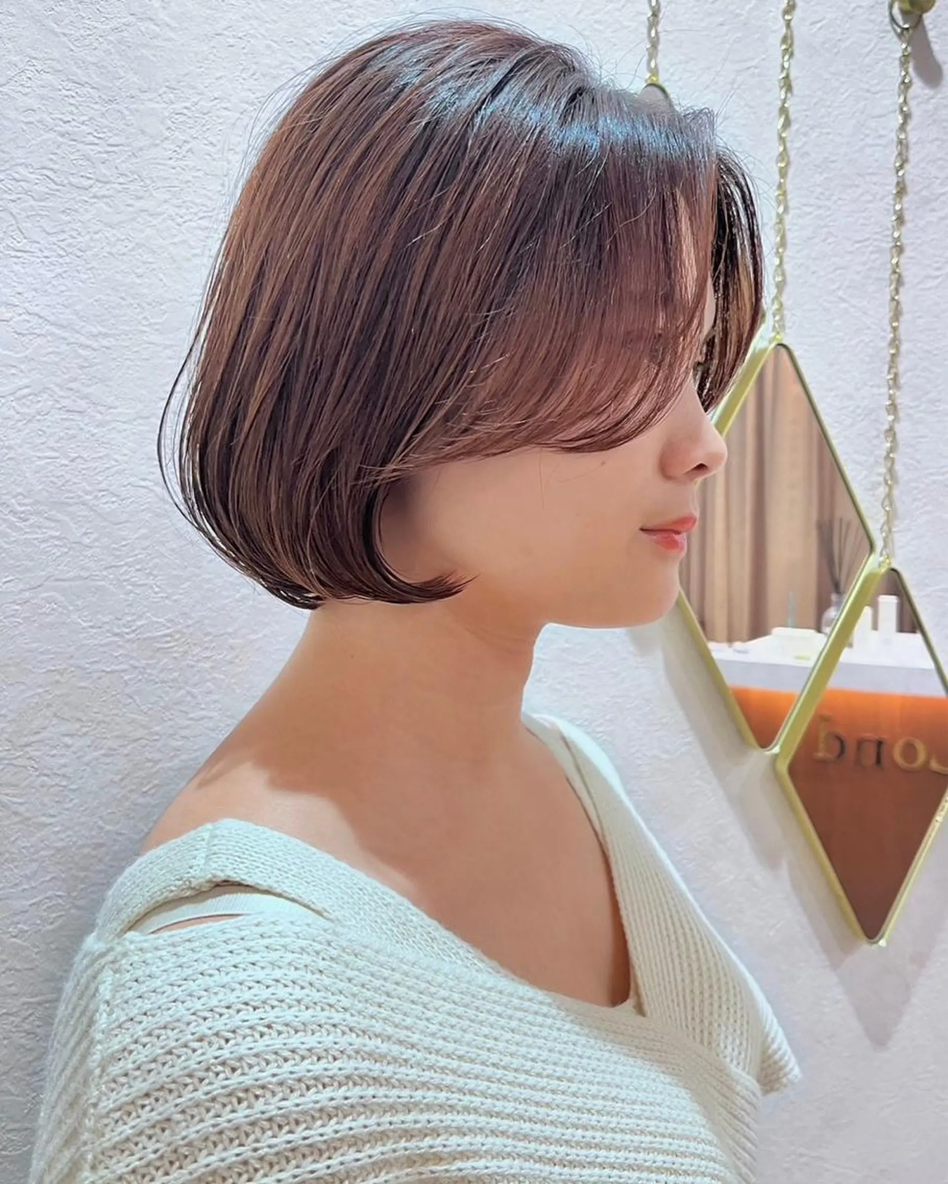 ショート カット ヘアカラー かえ🩶韓国ボブ🎀 透明感カラー🥣のヘアスタイル