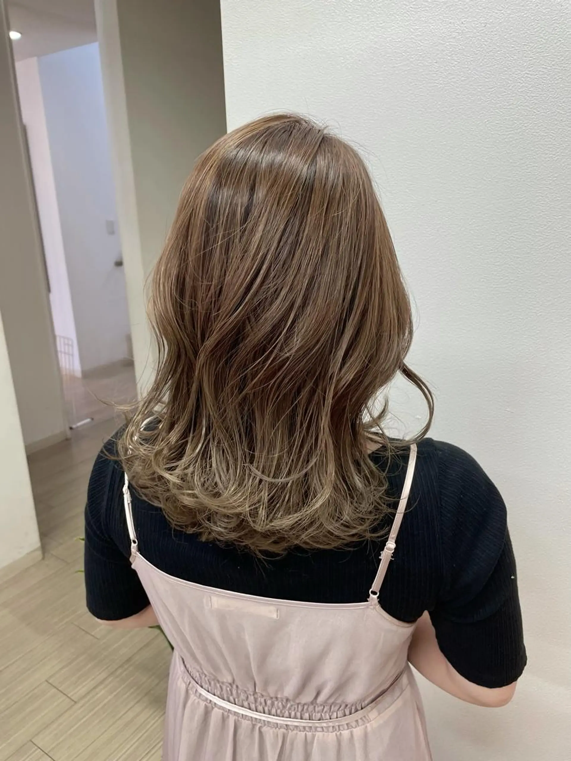 ミディアム ヘアカラー AKI💛 すみれの眉毛・アイブロウイメージ