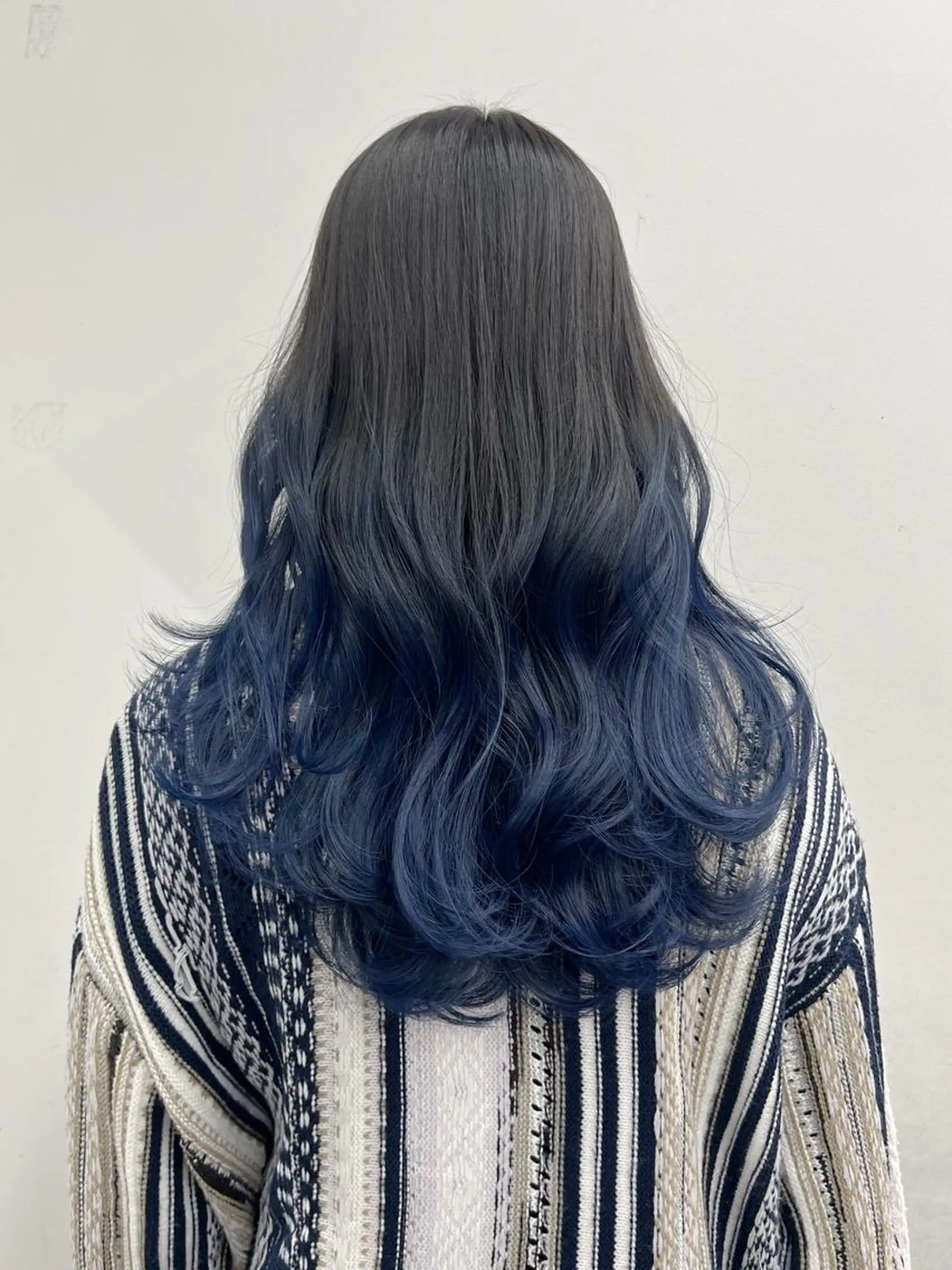 ロング カラー アディクシーカラー アッシュ ブルーカラー ダークアッシュ グレージュ 【公式】amble luxe池袋東口🩷のヘアスタイル