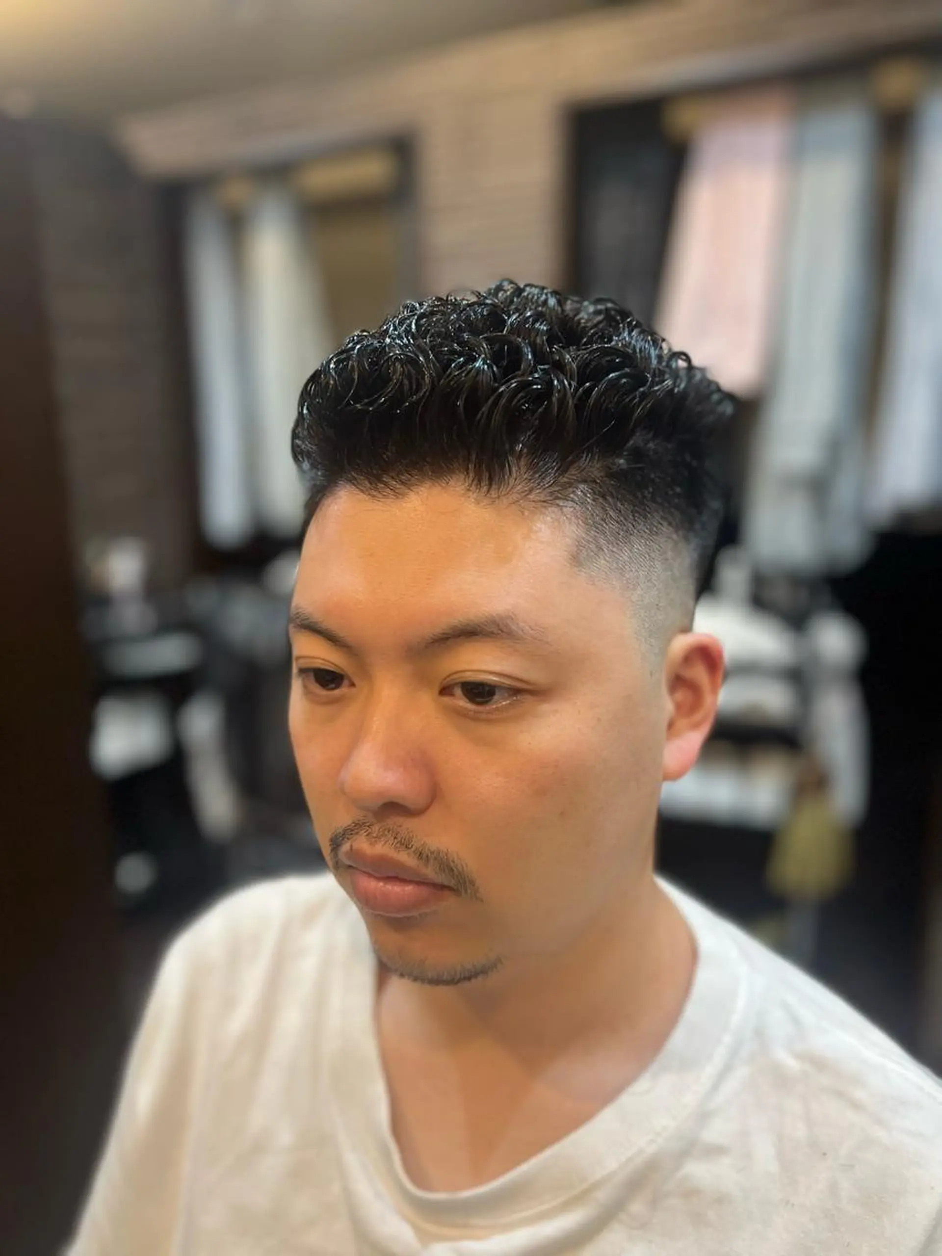 ショート パーマ メンズ 銀座バルビエグラン 角田雅樹（夜限定）のヘアスタイル