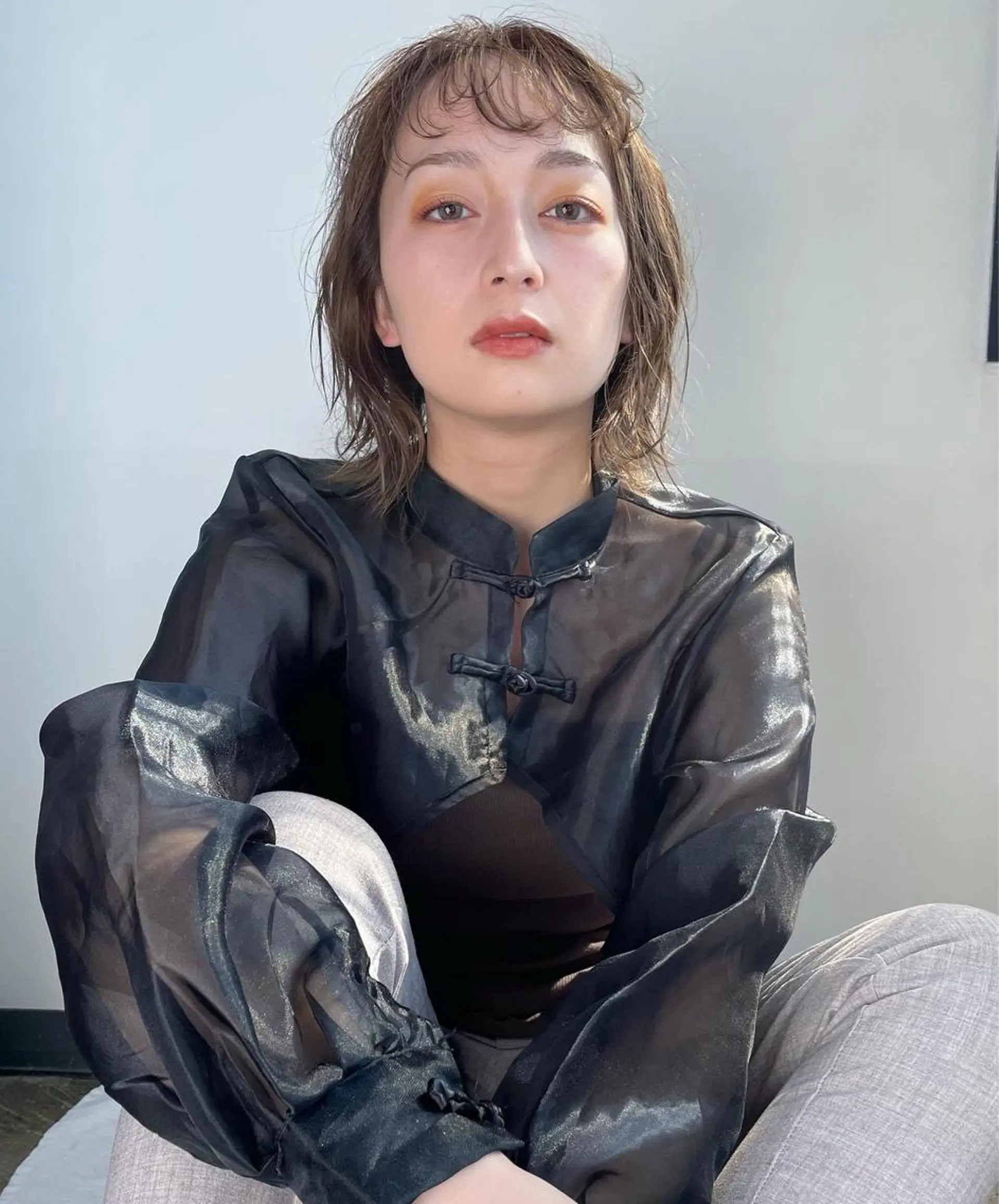 ミディアム カット ヘアカラー トリートメント ヘッドスパ ハイトーン/レイヤー /ケアブリーチ石川治のヘアスタイル