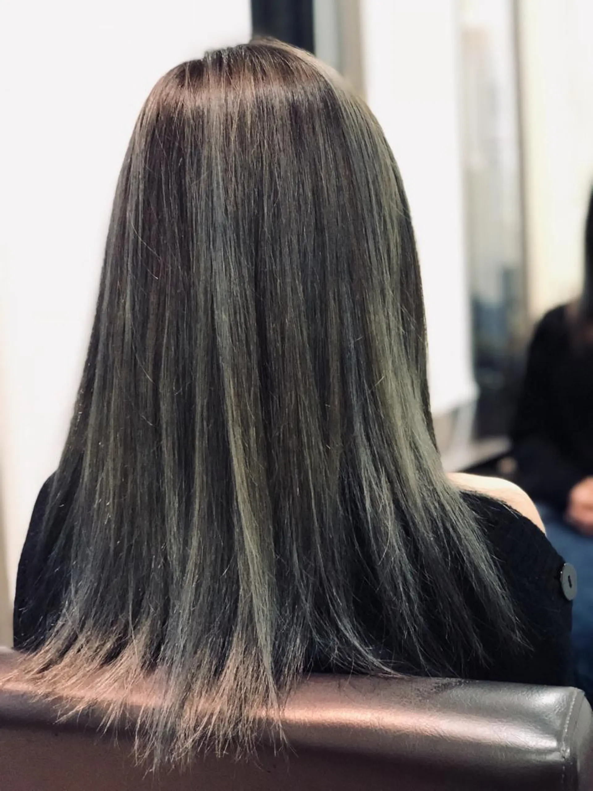 ロング カラー 阿久津 泰幸のヘアスタイル