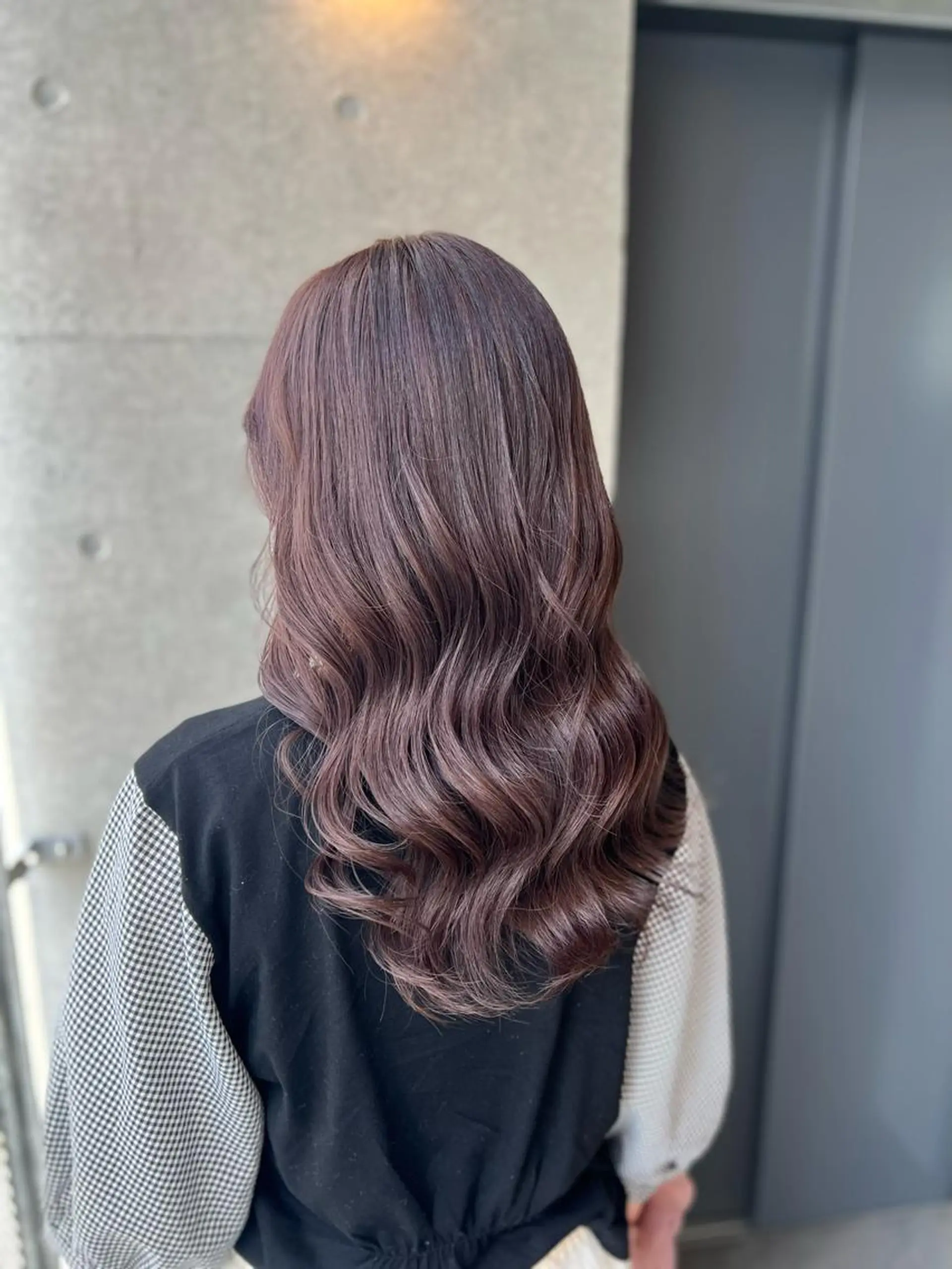 ロング カラー シールエクステ アディクシーカラー アッシュ バレイヤージュ ミストバング ヘアカラー トリートメント DEST所属・吉野 瑳桜のヘアスタイル