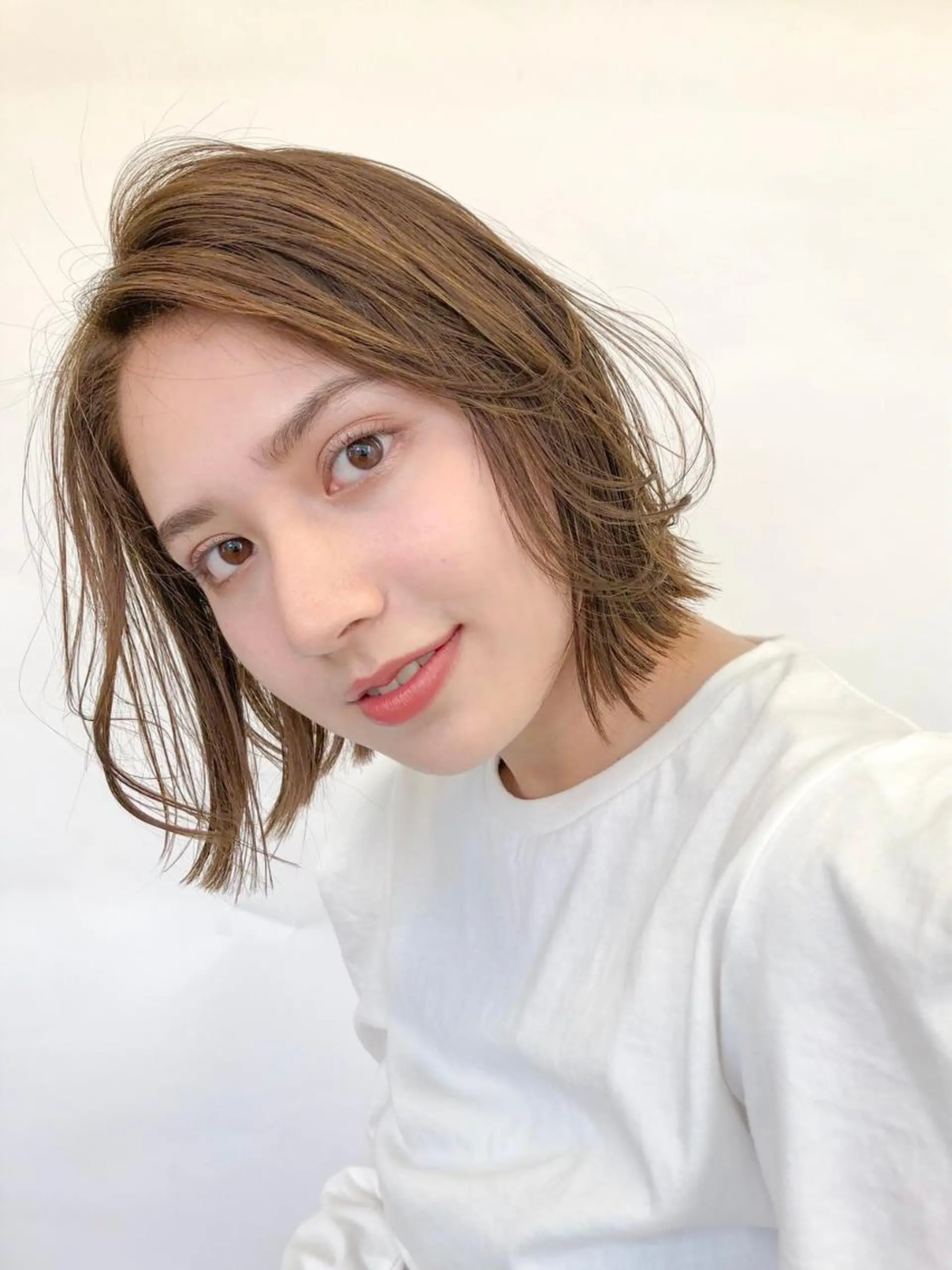 ショート カラー 🤍オオカワ レイナ🤍のヘアスタイル