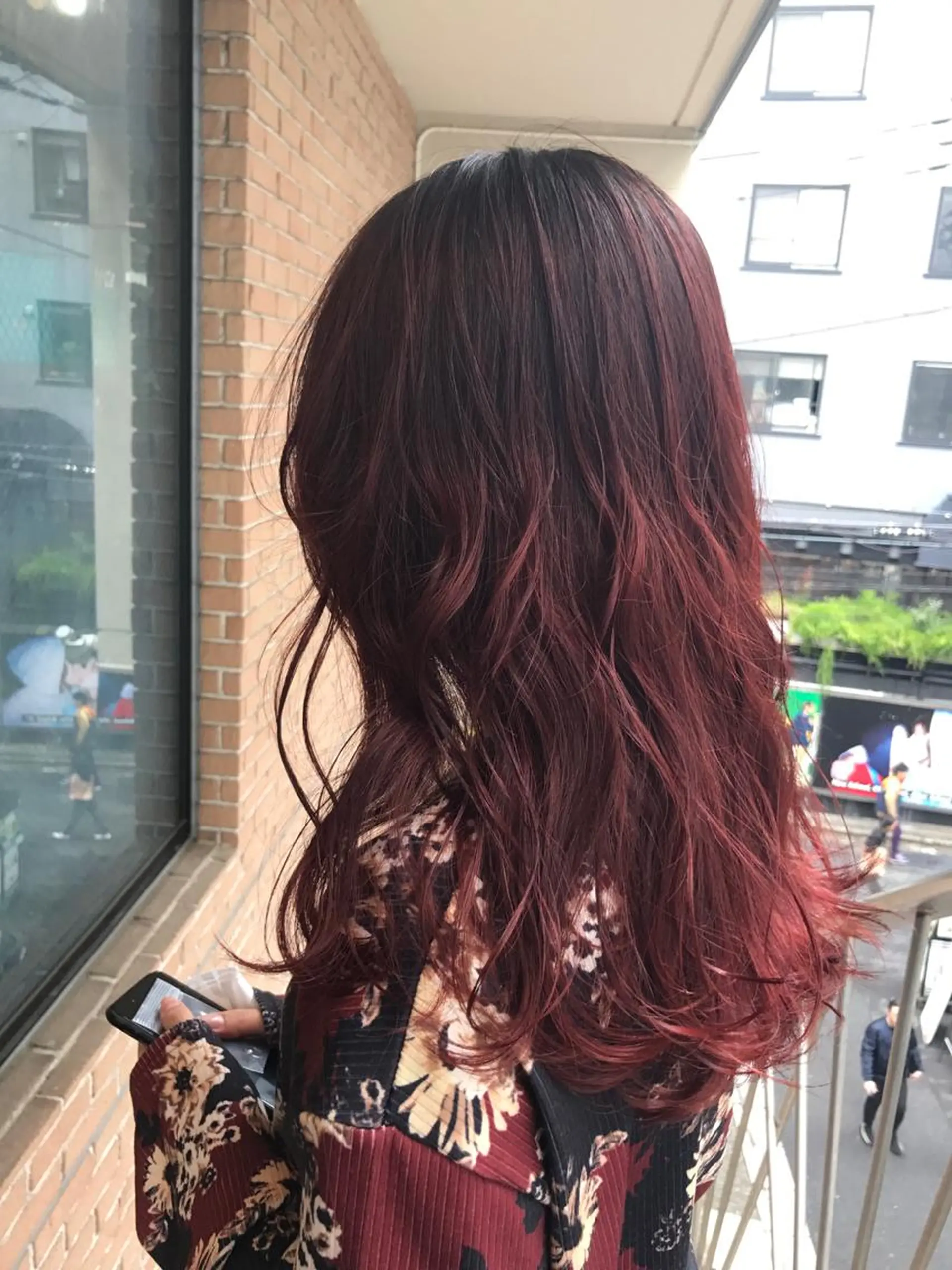 セミロング カラー ダブルカラー レッドカラー サロンドミルク 原宿のヘアスタイル