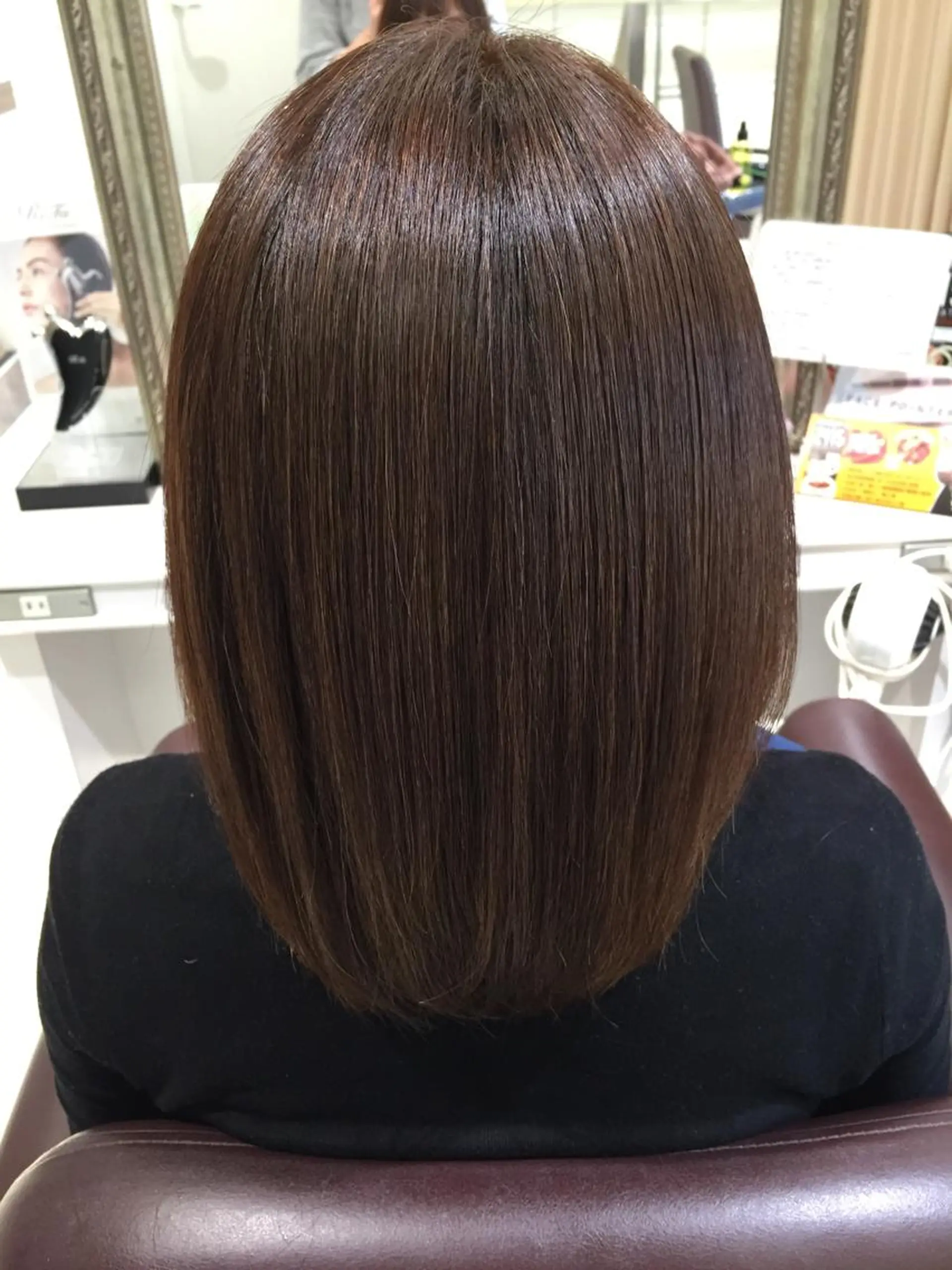 セミロング 仁科 友恵のヘアスタイル