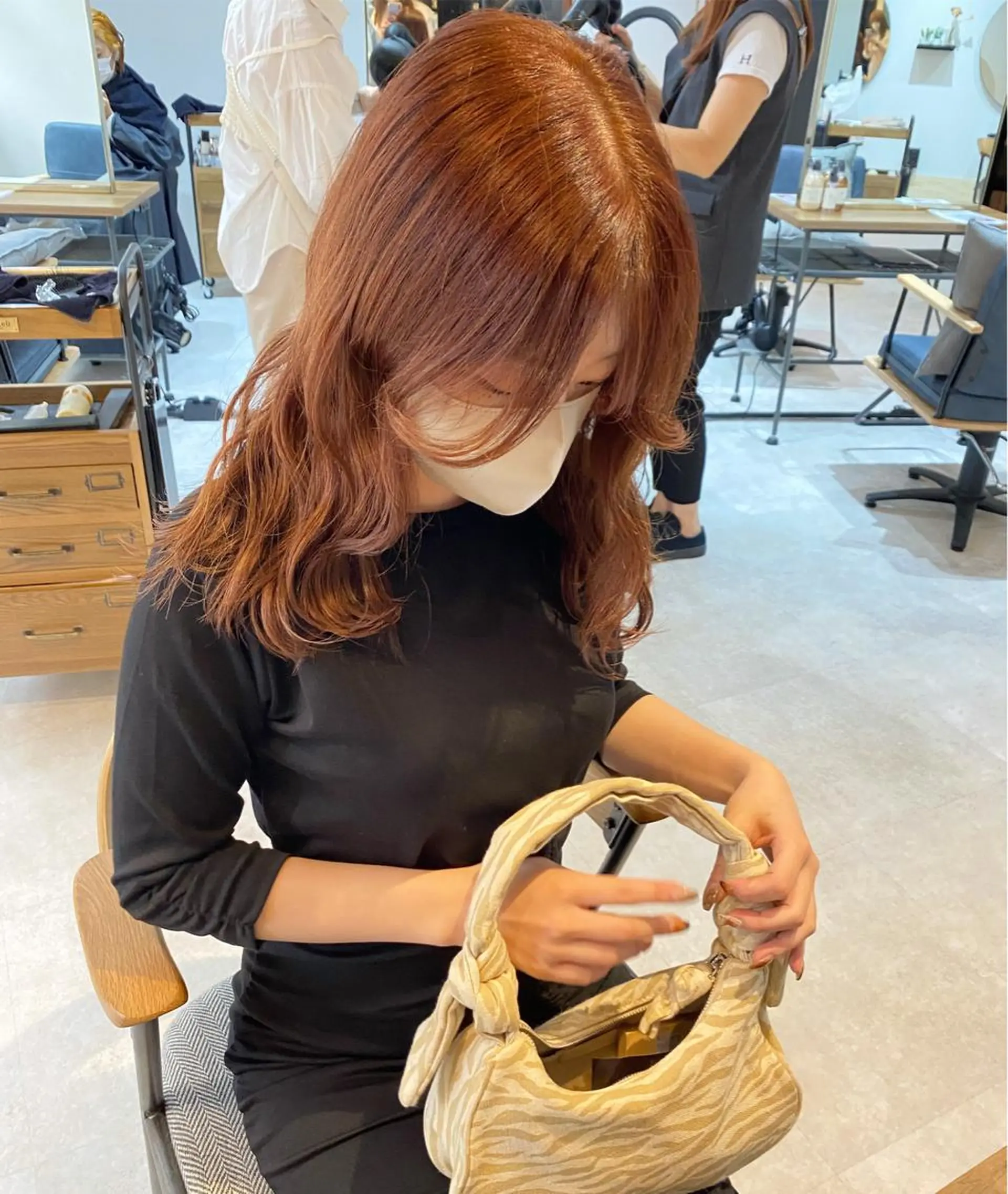 セミロング Juri /暖色カラーのヘアスタイル