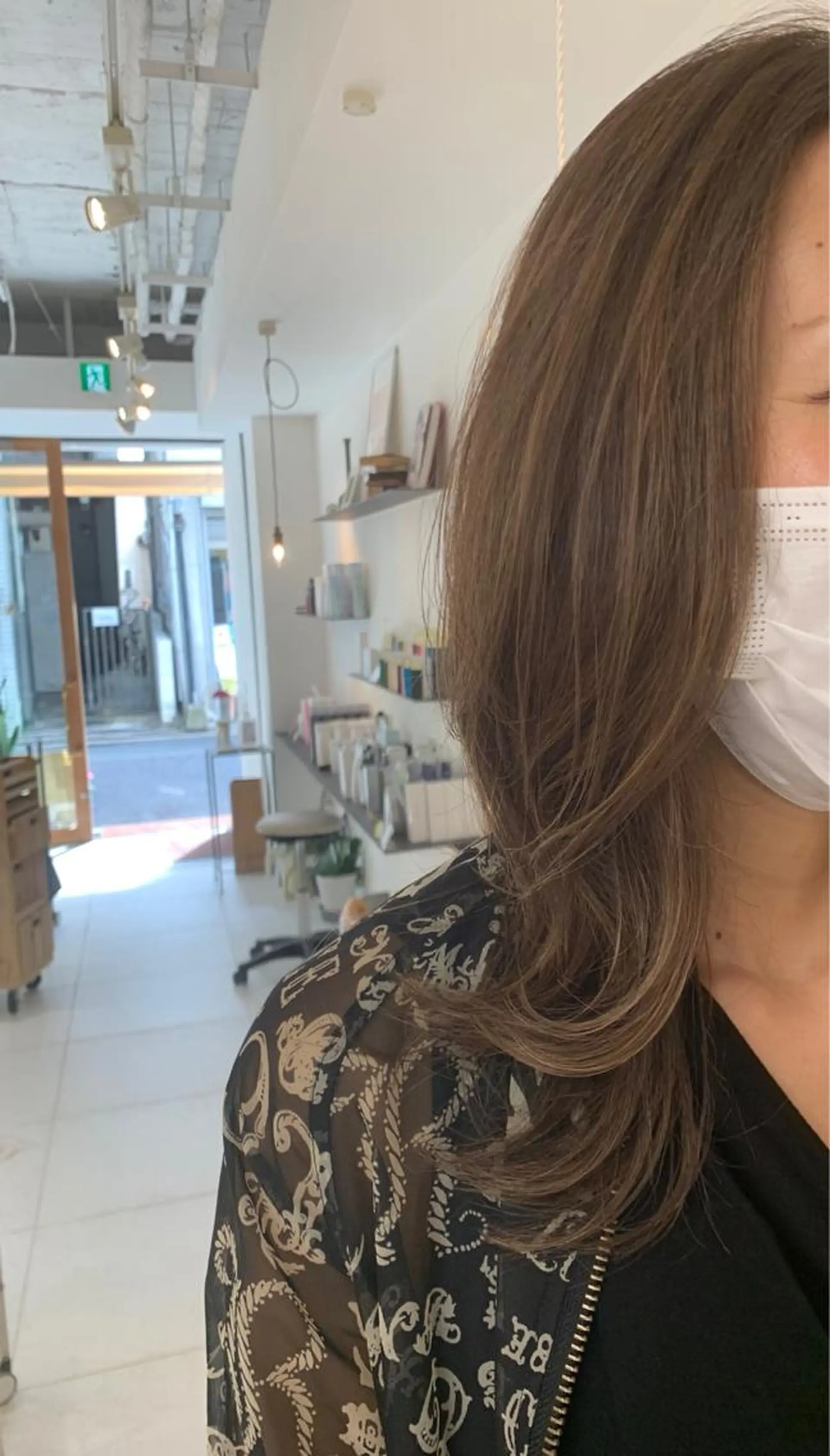 セミロング ハイライト レイヤーカット カット ヘアカラー 山内 瑞穂のヘアスタイル