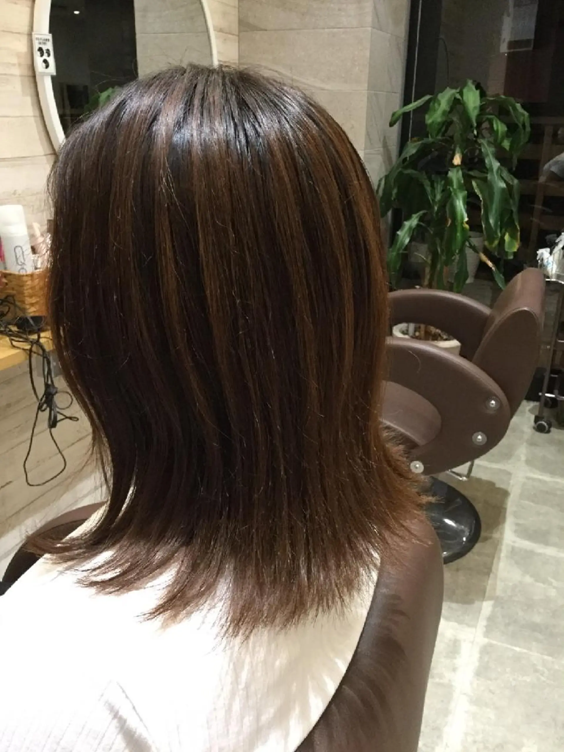 ミディアム 外ハネヘア ヘアメイクアクト都賀 國吉のヘアスタイル