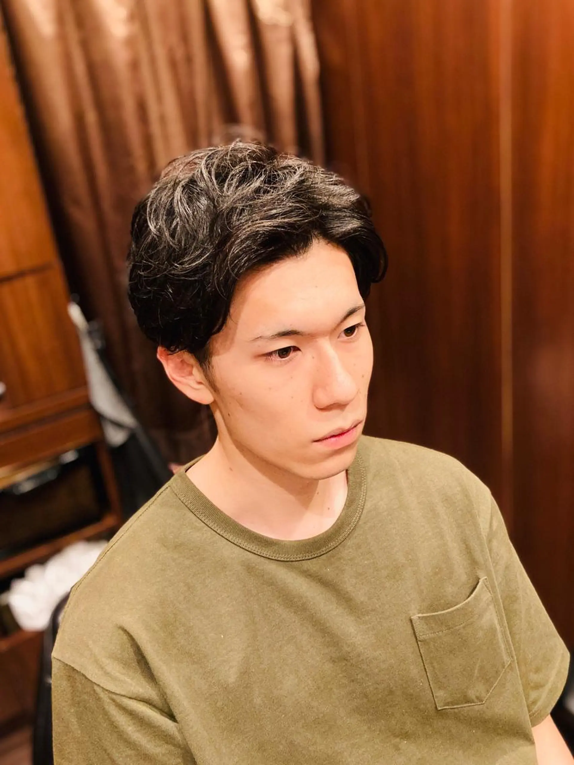 ミディアム パーマ メンズ ブロー東京　神田店所属・TAKUMI/神田/ ビジネス/フェードのヘアスタイル