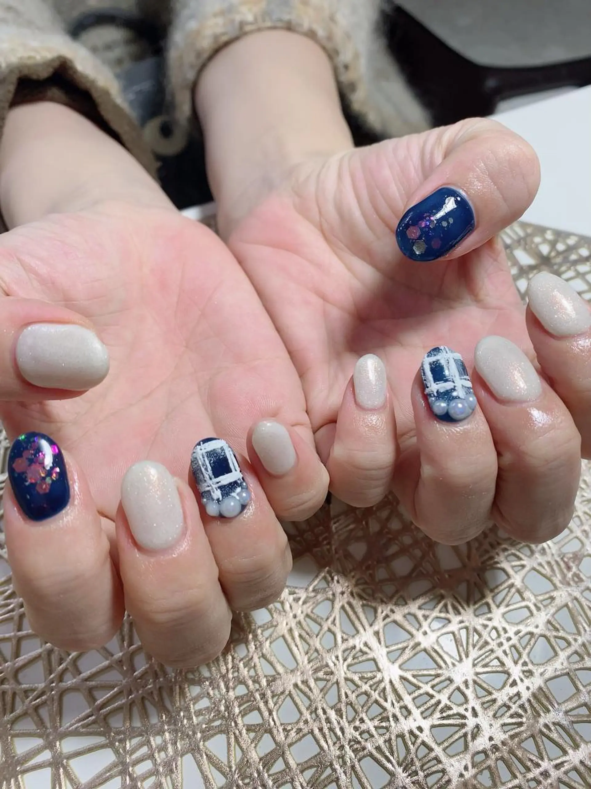 ネイル アートネイル 長さ出し ジェルネイル キラキラネイル ニュアンスネイル ハンドネイル 艶々の美爪を〜 【リリアーナ】のネイルデザイン