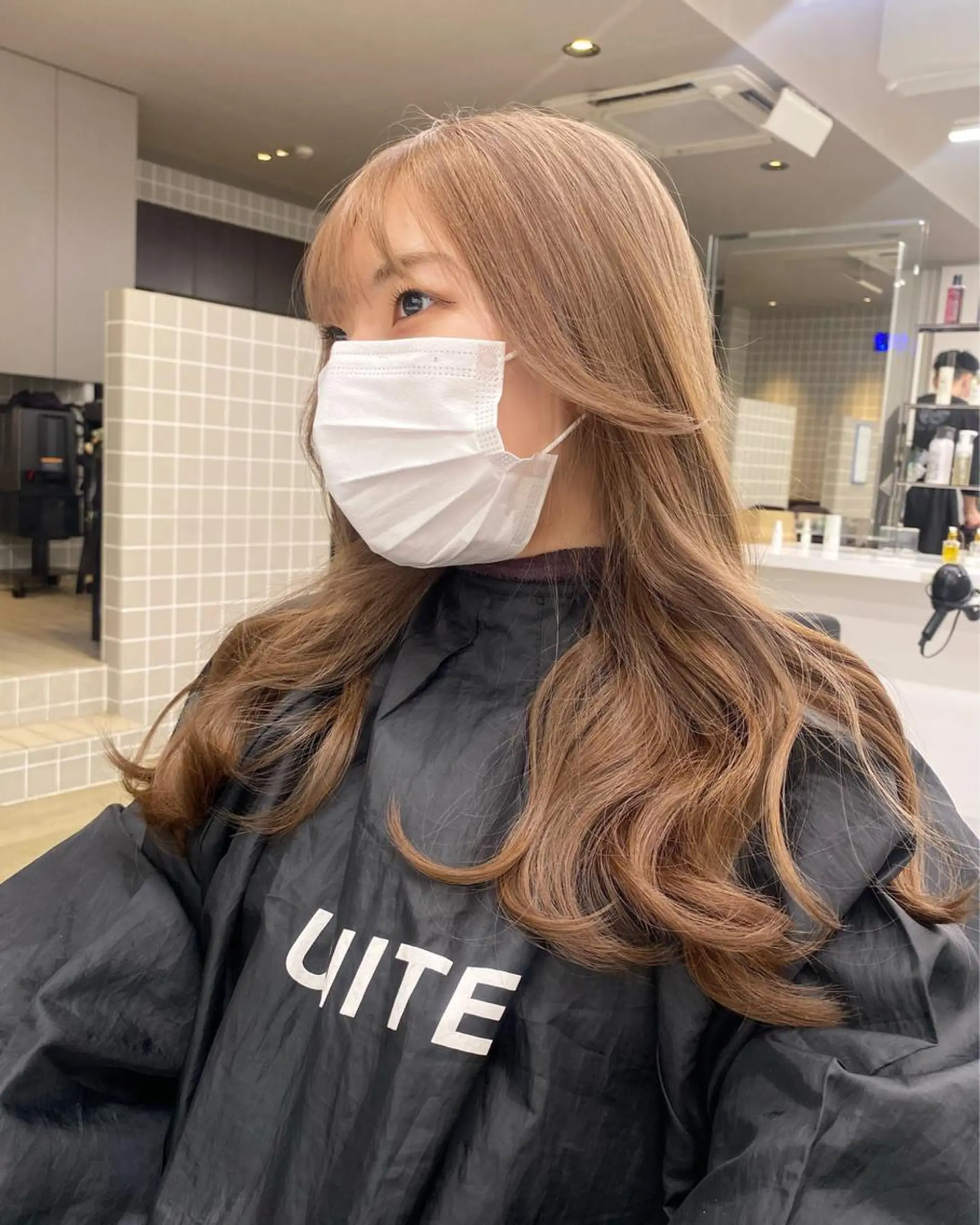 ミディアム カラー ベージュカラー ブリーチ ケアブリーチ ミルクティーベージュ ヘアカラー トリートメント ヘアセット 韓国/トレンド レイヤー【101】のヘアスタイル