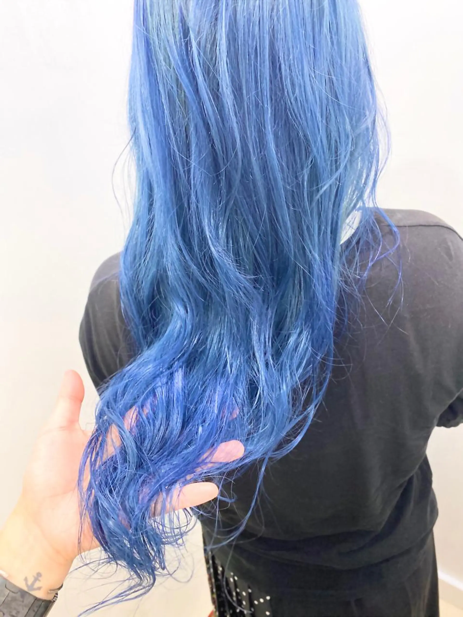 ロング カラー ブルーカラー 最高峰の技術力☆ 樋口健人のヘアスタイル