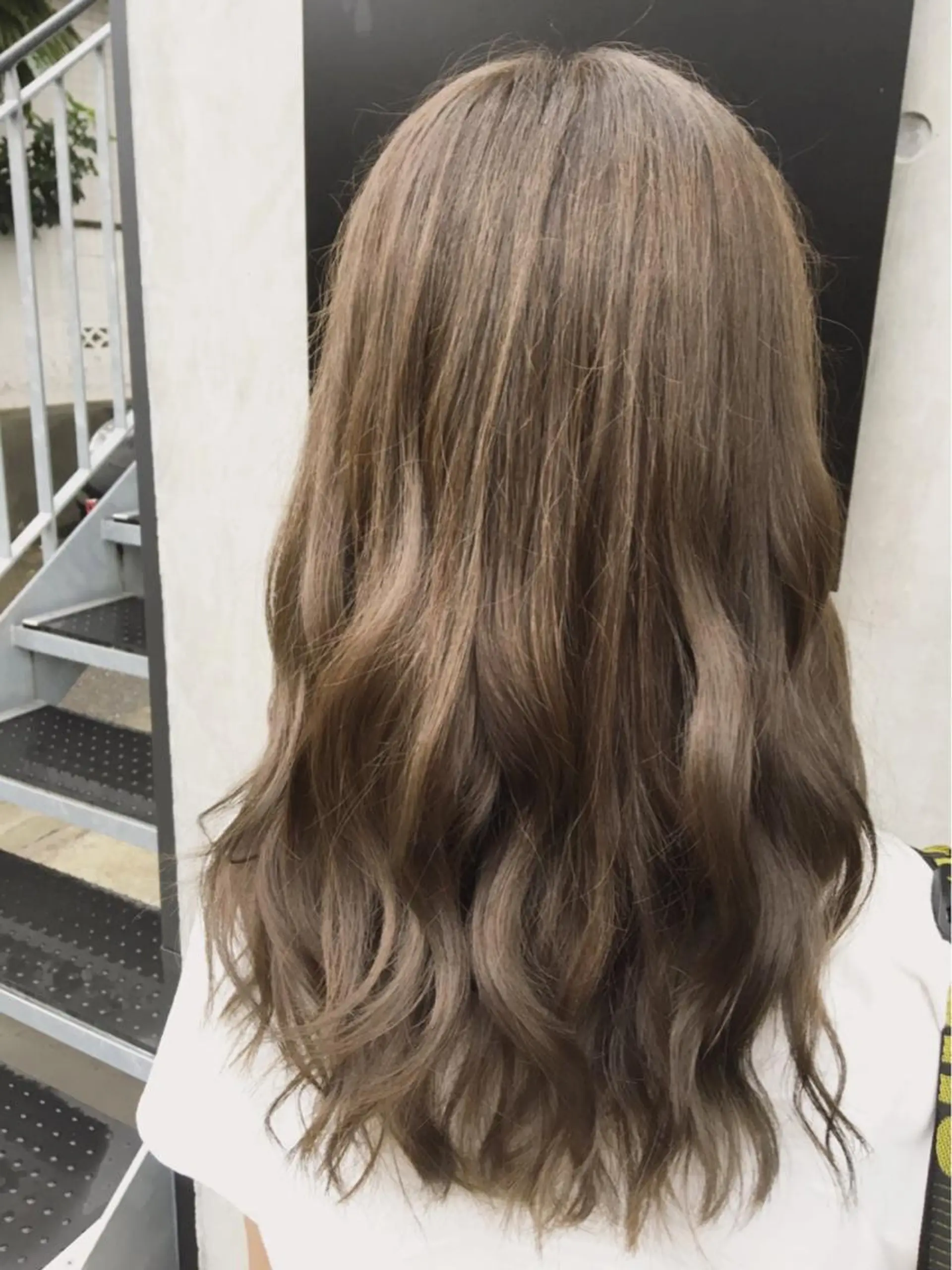 ロング カラー パーマ アッシュ ベージュカラー ✨髪質改善縮毛矯正✨ 宇田川修平のエステ・リラクイメージ