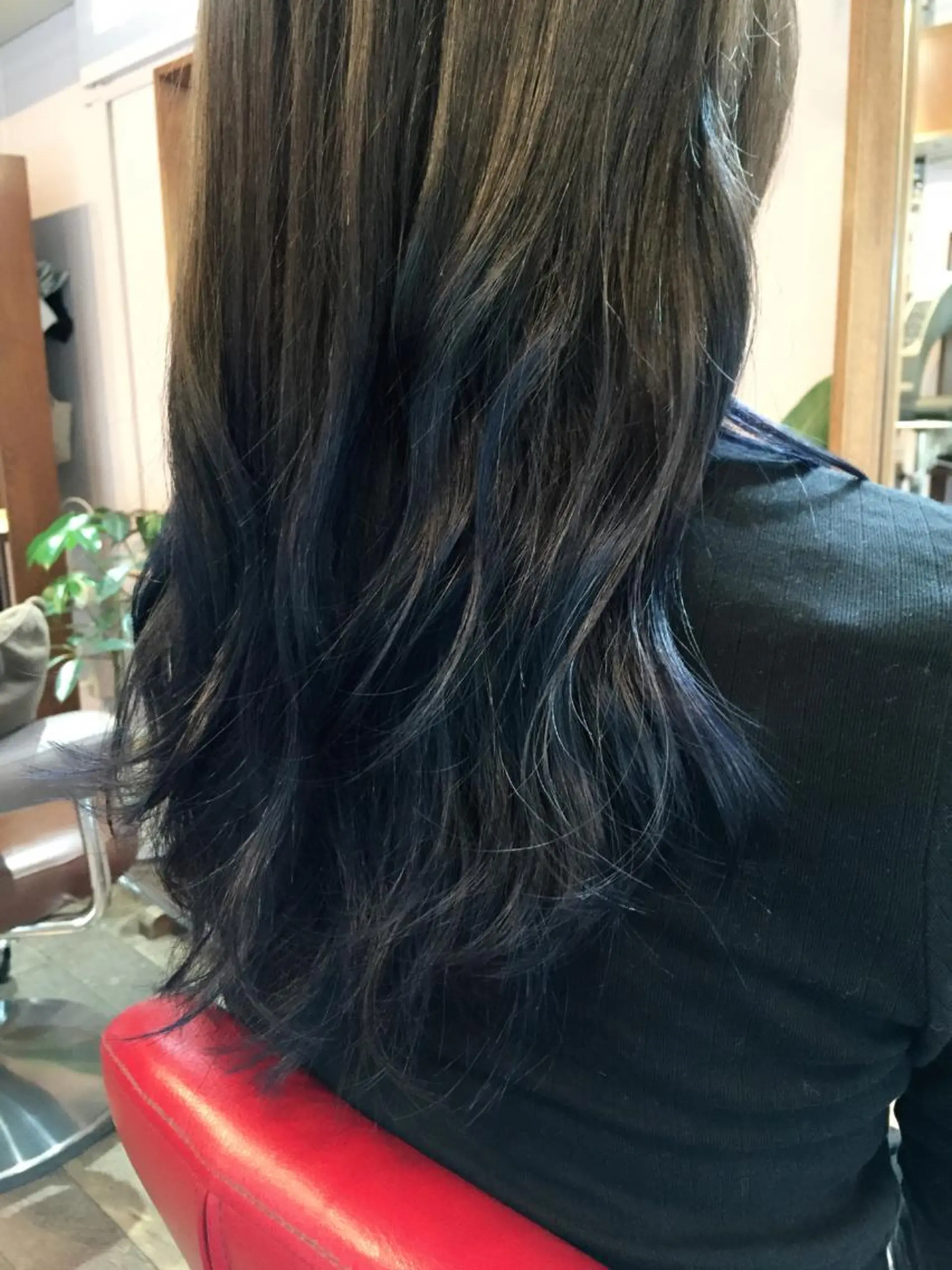 セミロング カラー アッシュ ブルーカラー グラデーションカラー ハイライトカラー ハイライト 原宿サロン代表 デザインカラー伊藤卓のヘアスタイル