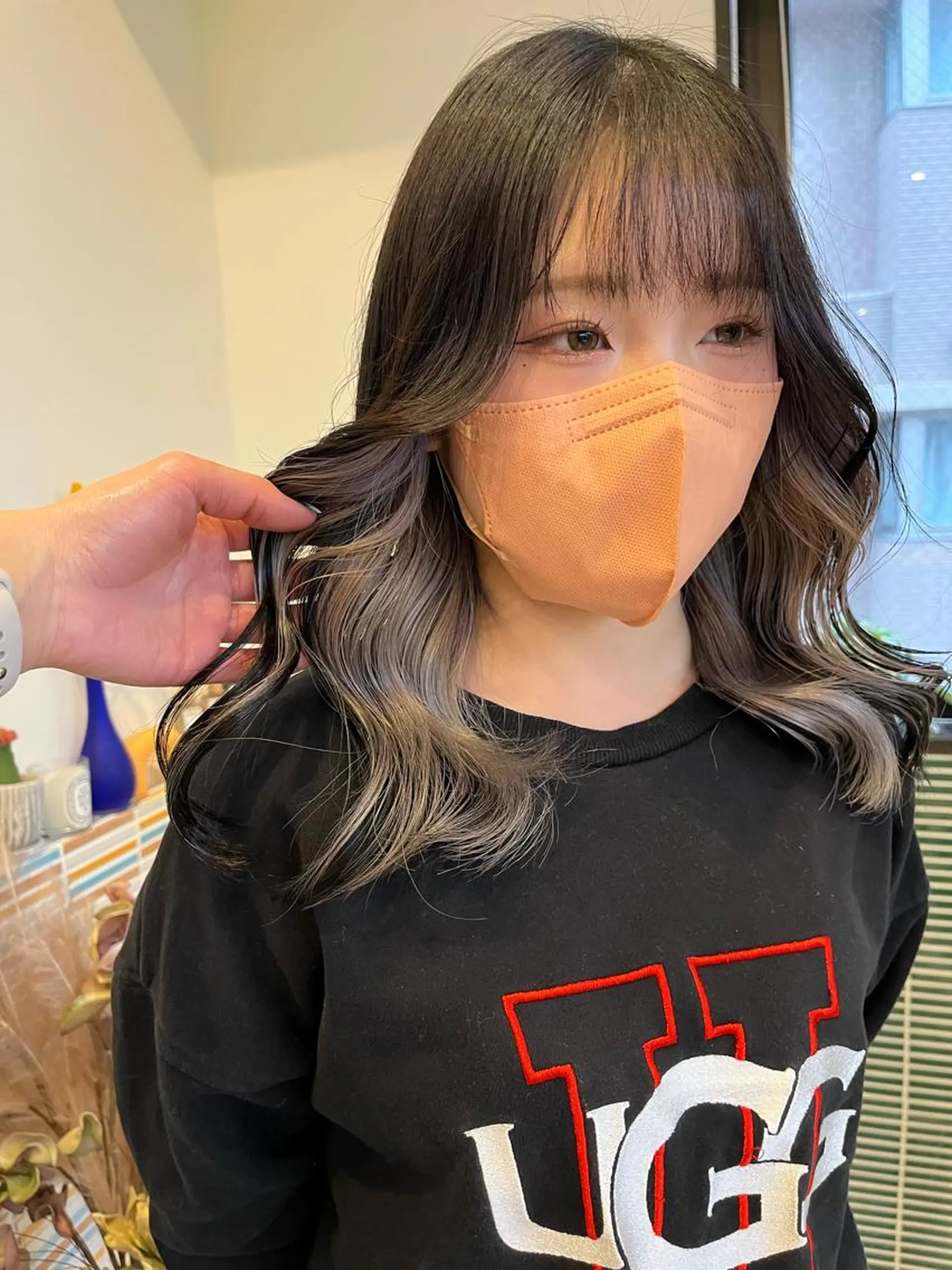ロング カラー ブリーチ インナーカラー ヘアカラー トリートメント 🩷ハイトーン透明感 レイヤー🩷ユリカのヘアスタイル