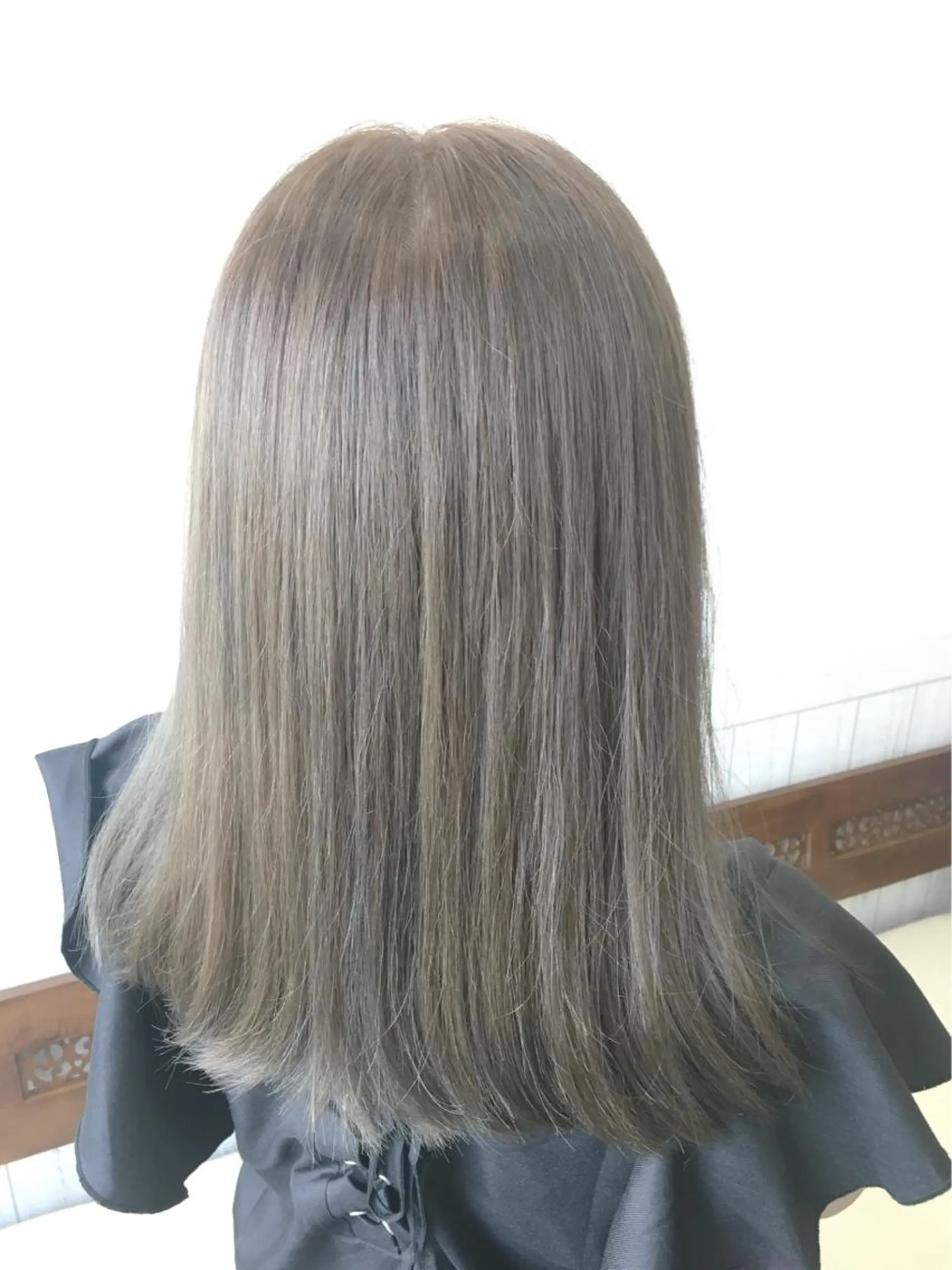 セミロング カラー グレージュ Rise Heart 中村 裕介のヘアスタイル