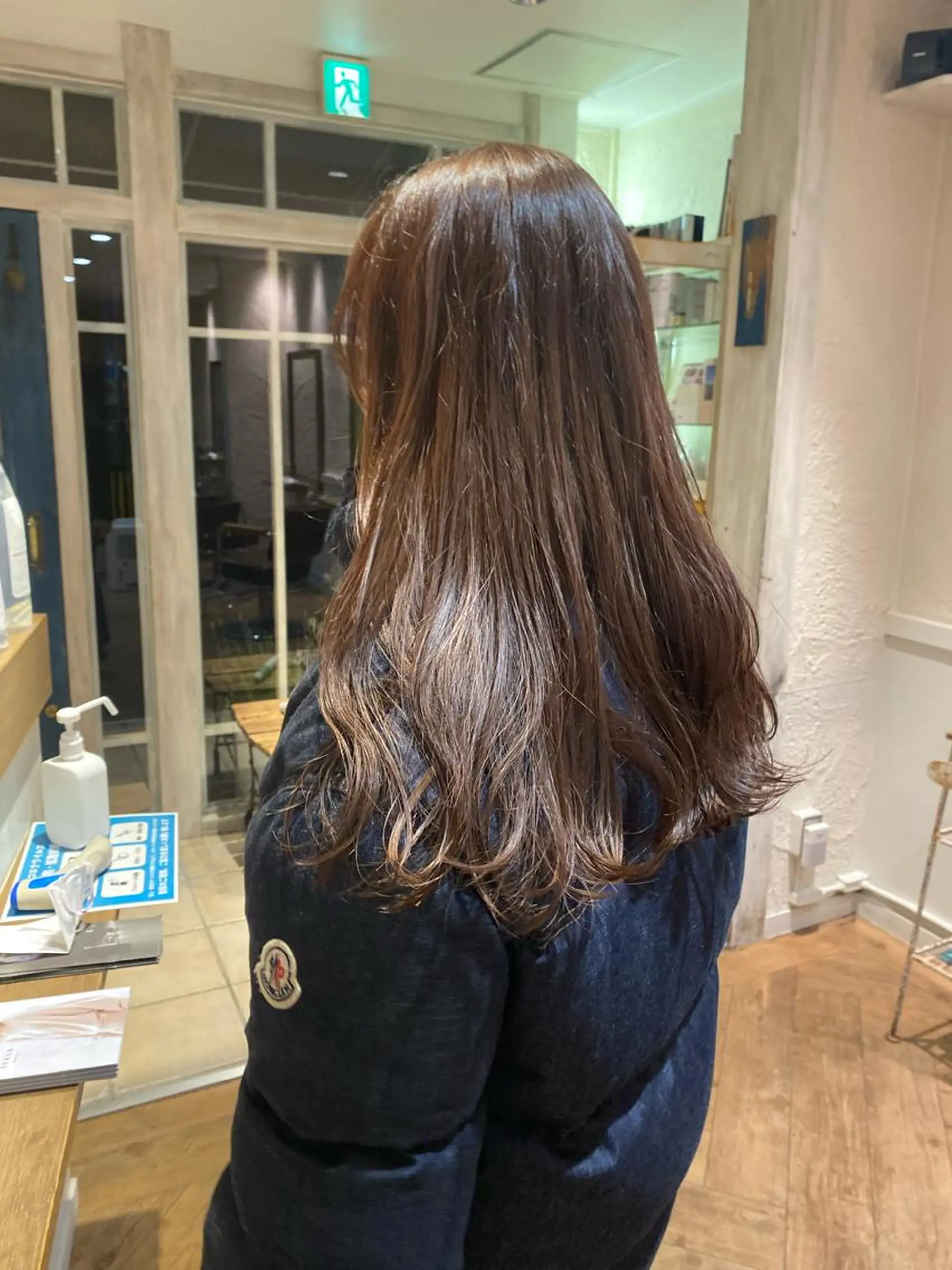 ロング saya🌿レイヤー カット/透明感カラーのヘアスタイル