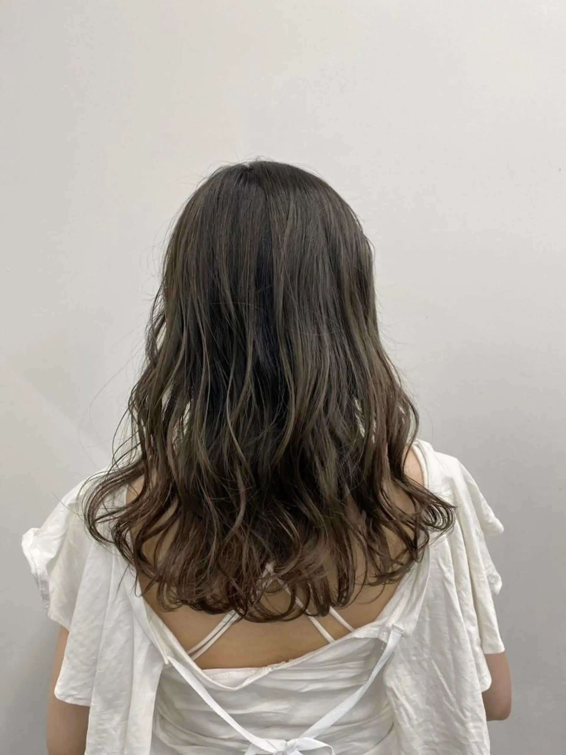 セミロング カラー ダブルカラー 【公式】amble luxe池袋東口🩷のヘアスタイル