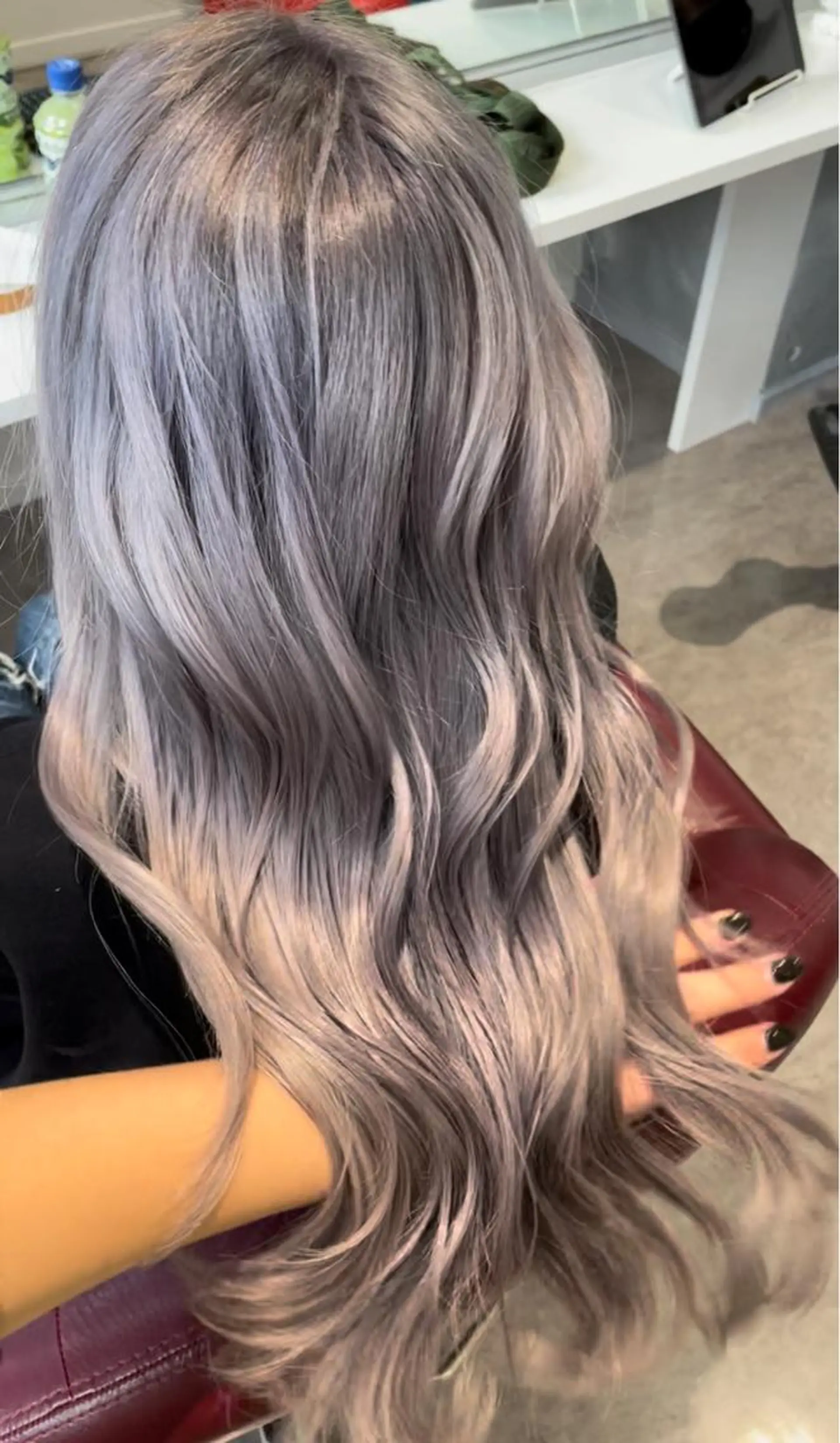 ロング カラー ブロンド ラベンダーカラー Merlyosaka所属・Merlyosaka 早川未来のヘアスタイル