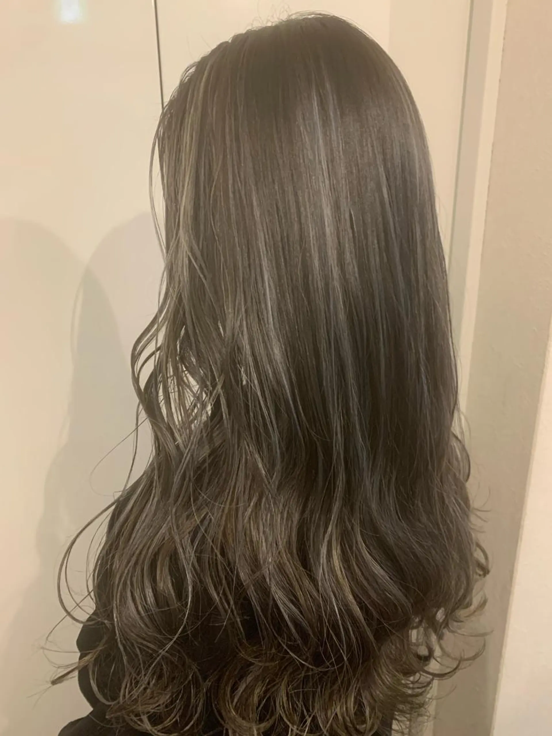 ロング カラー ブリーチ ケアブリーチ ハイライトカラー ハイライト カット ヘアカラー トリートメント 松岡 恭弘のヘアスタイル