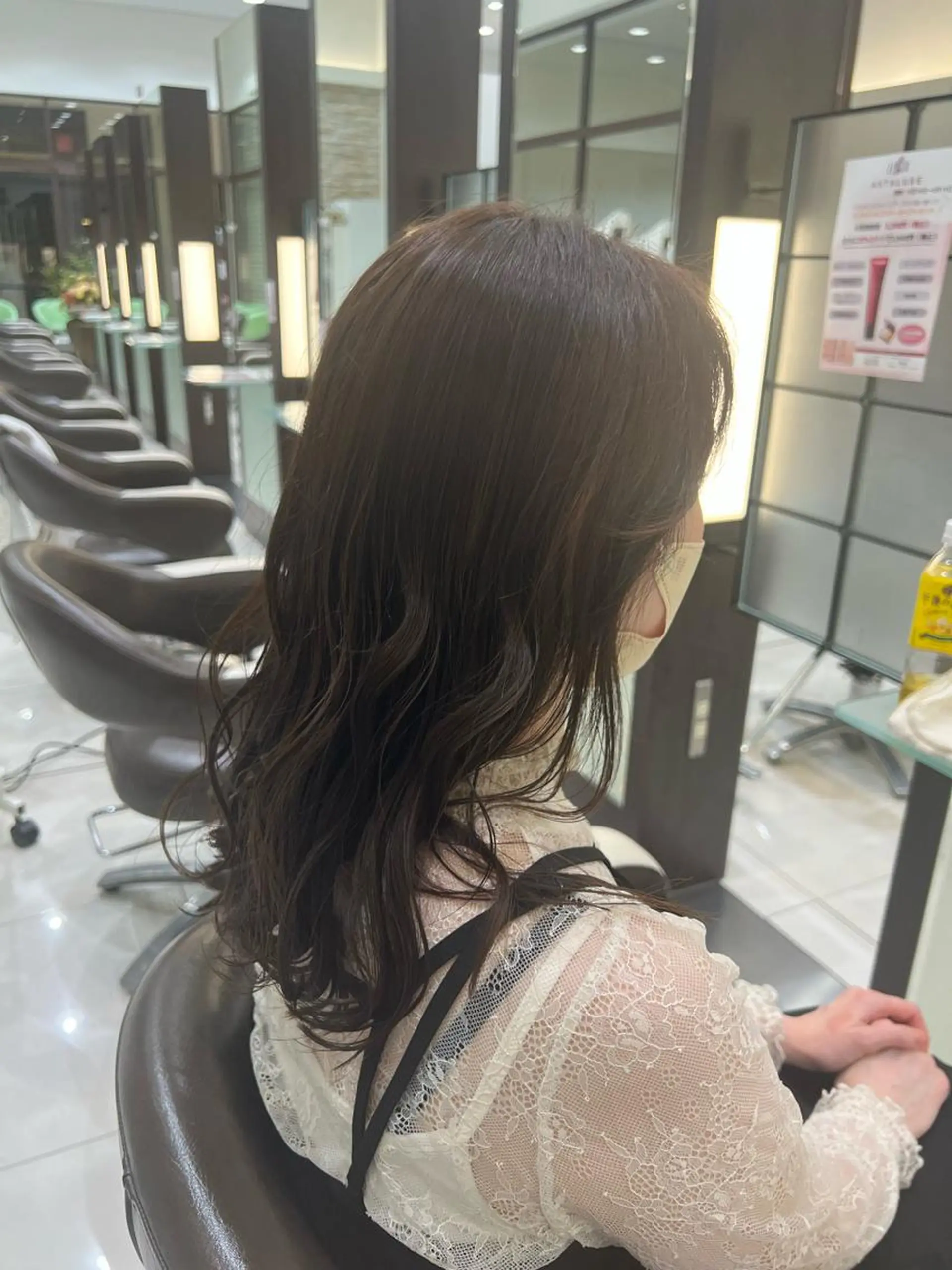 ミディアム アッシュ ハイトーン／透明感 カラー Mioのヘアスタイル