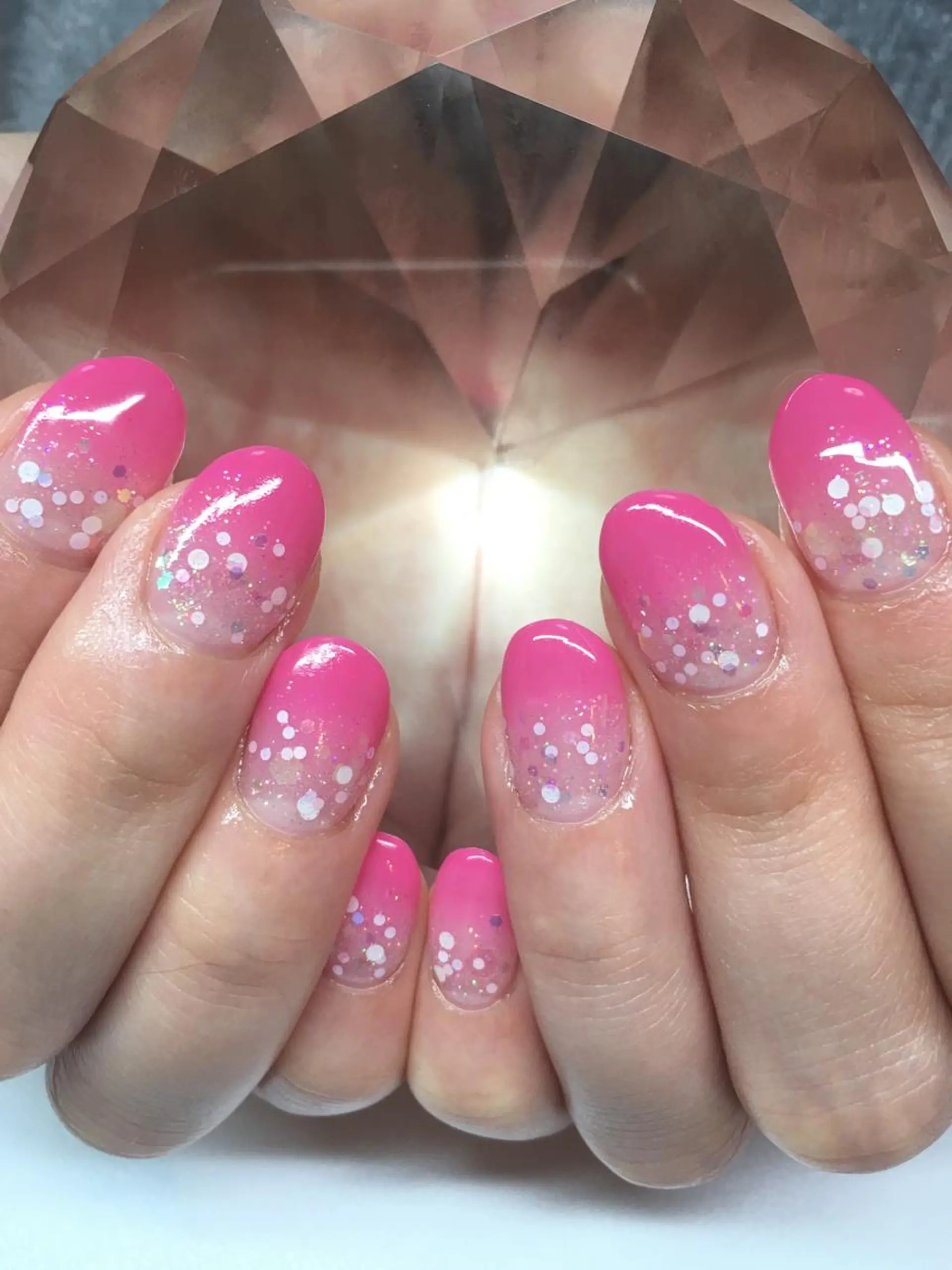 ネイル グラデーション ホログラムネイル ラメ(グリッター) ピンク ハンドネイル glow_ nailのネイルデザイン