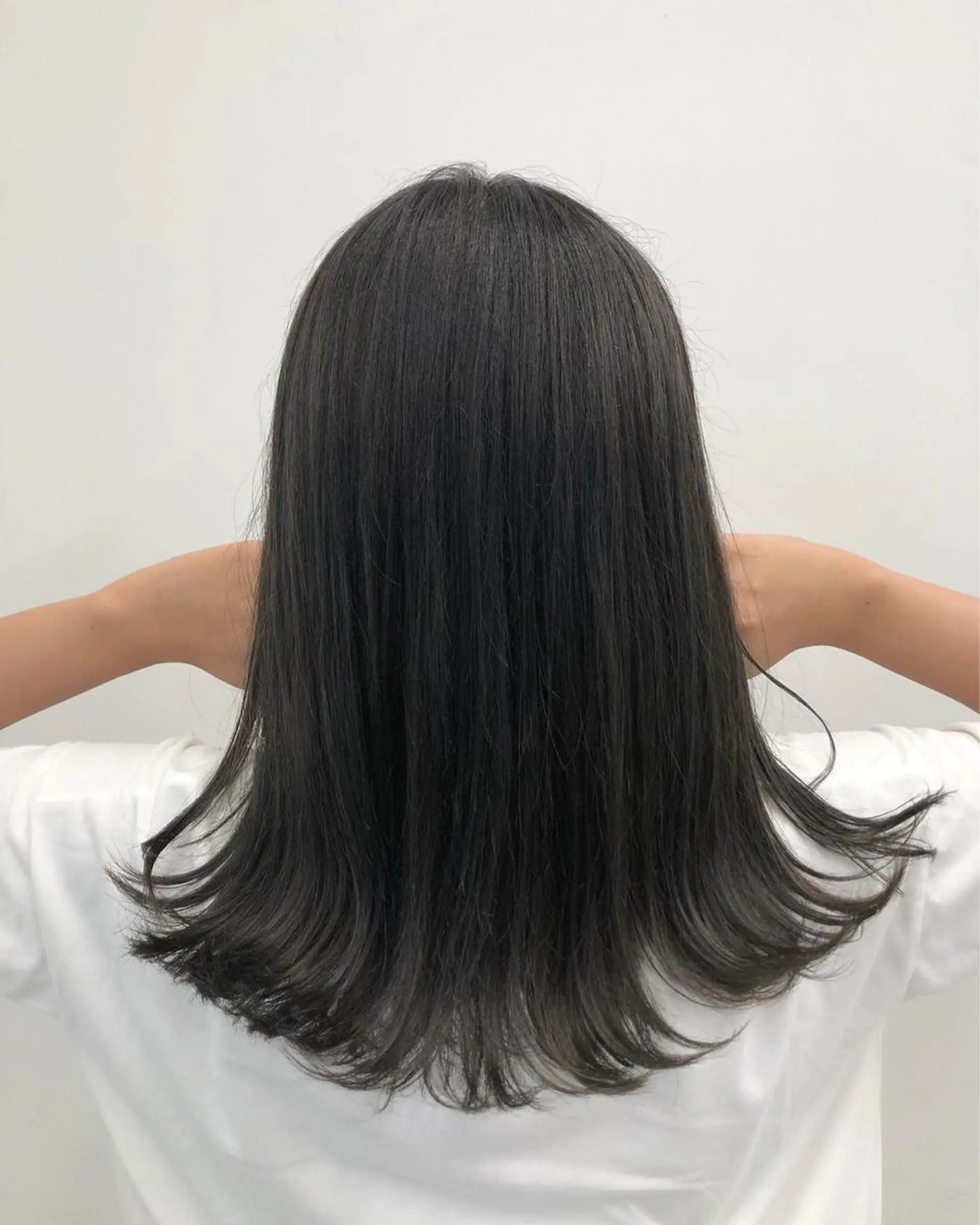 ミディアム カラー 🦄インナーカラー 🦄貫井彩花のヘアスタイル