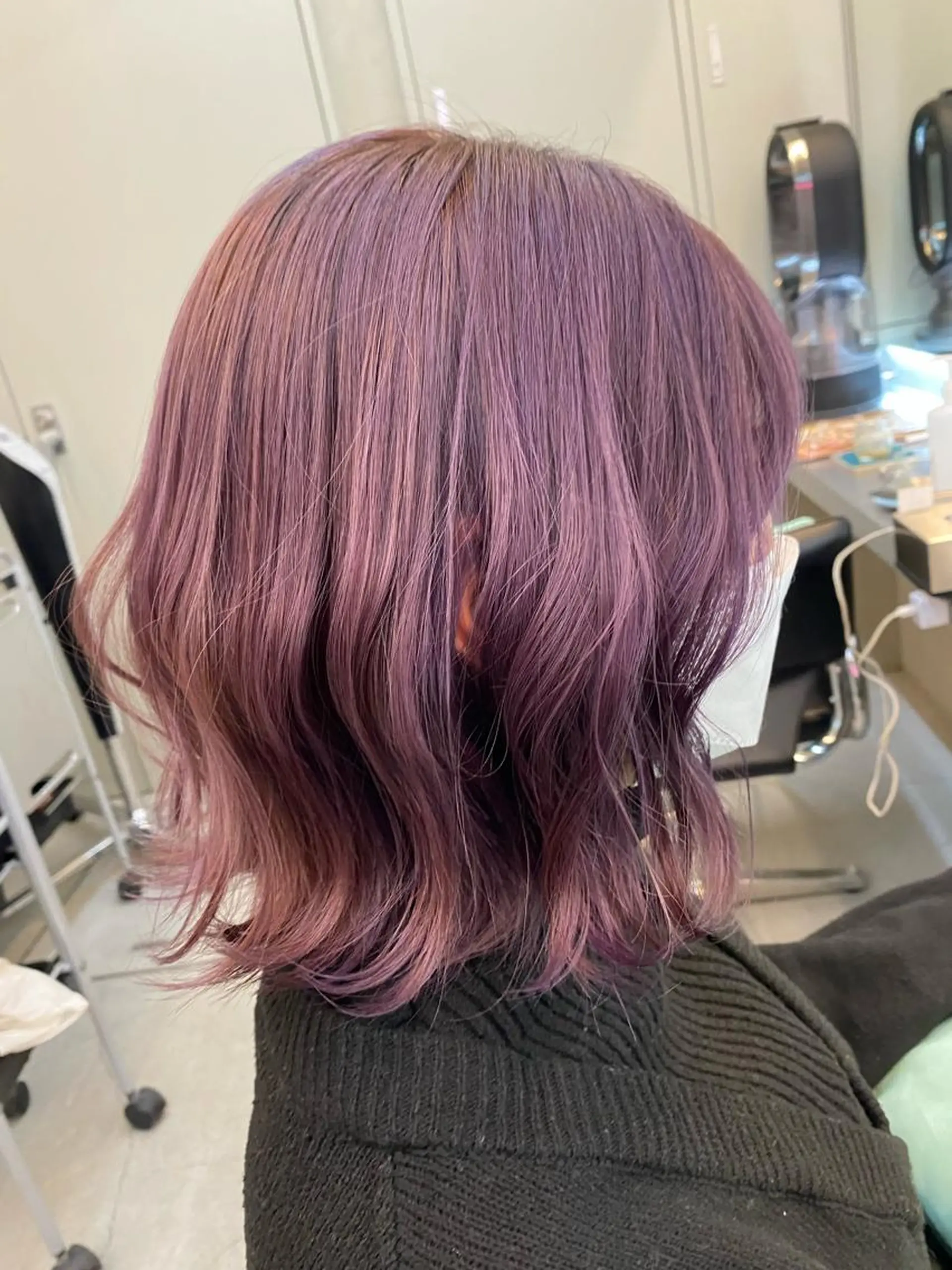 ミディアム カラー 岡野 静華のヘアスタイル
