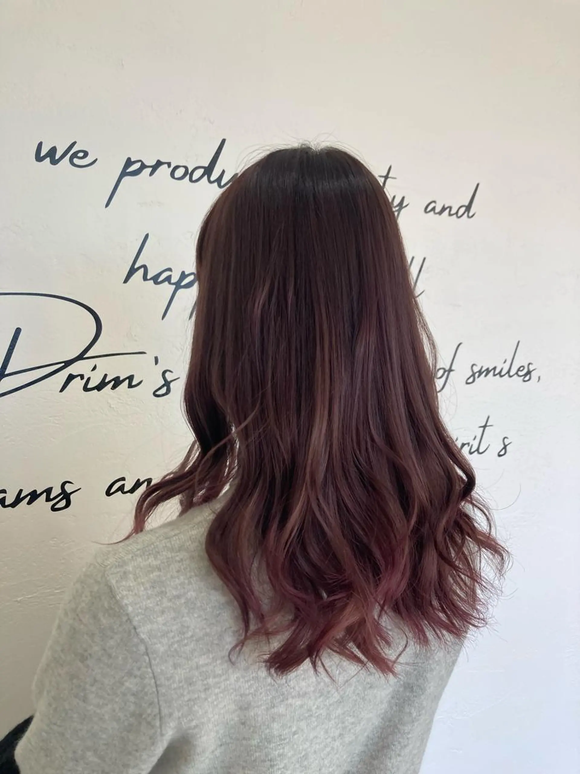 ロング カラー ピンクカラー 浅岡 のどかのヘアスタイル