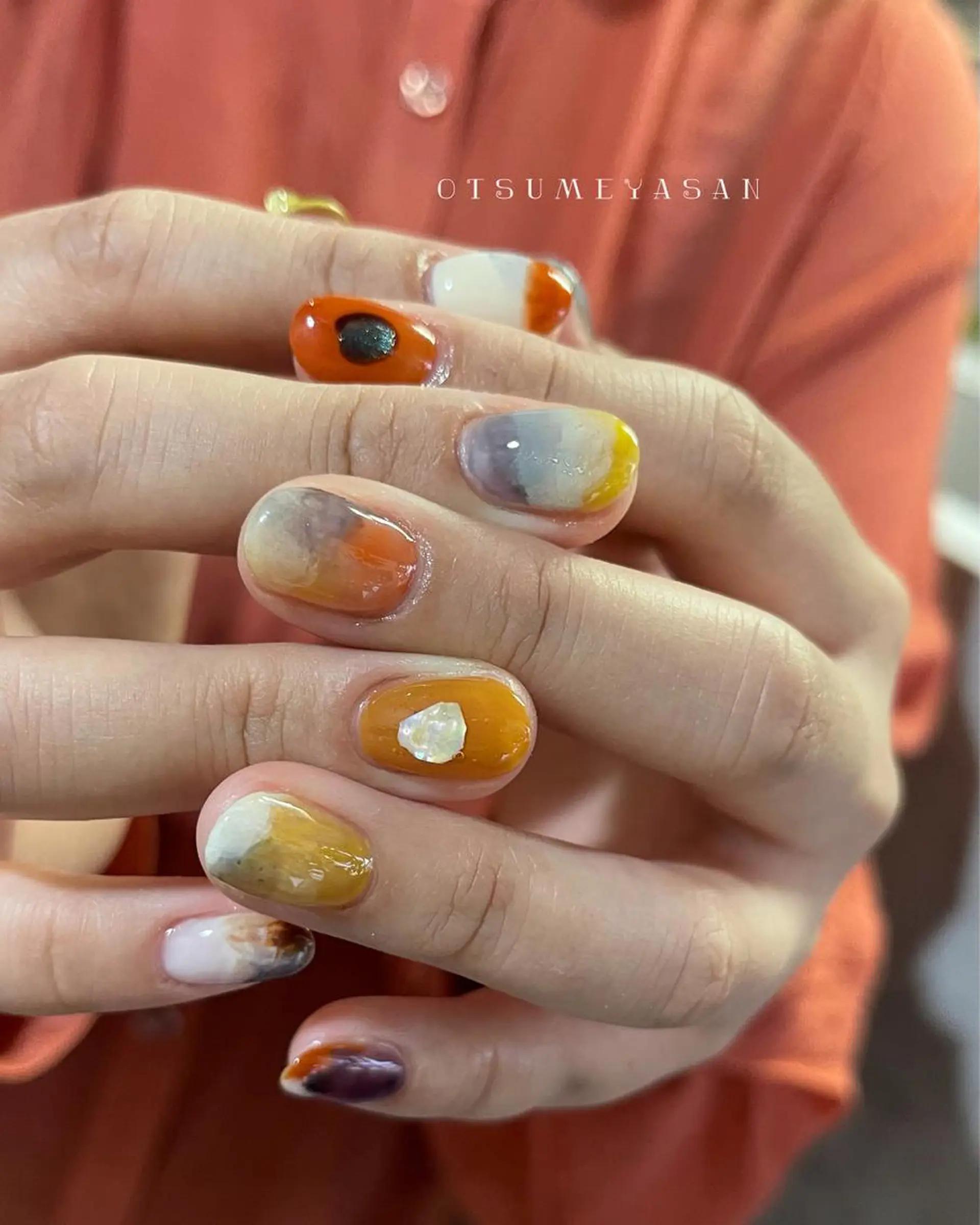 ネイル オーロラネイル フレンチネイル ゴールド グラデーション 韓国ネイル otsumeyasan所属・わたなべ ちかのネイルデザイン