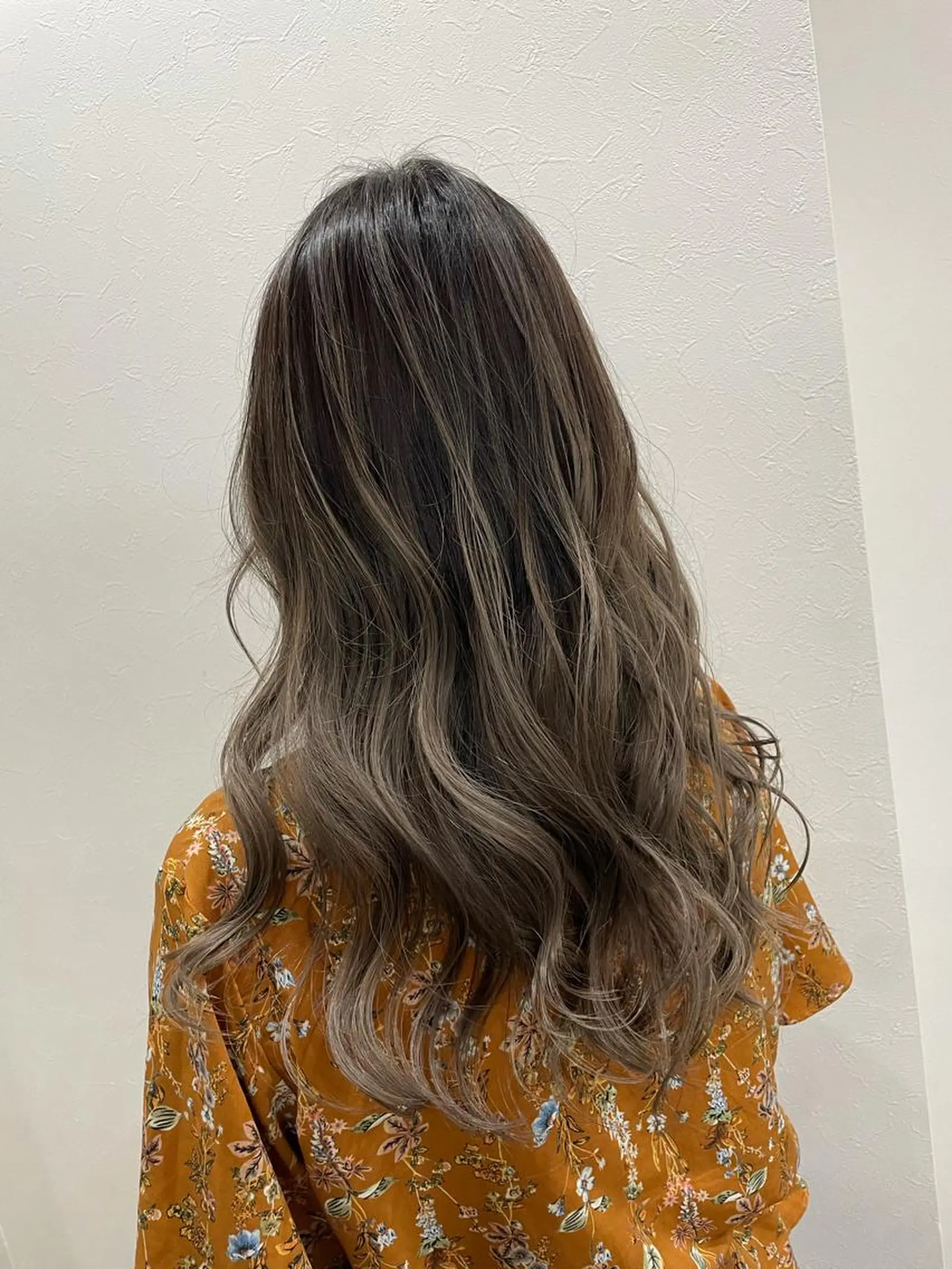 ロング カラー ヘアアレンジ バレイヤージュ レイヤーカット monolith所属・石山涼太 【monolith】のヘアスタイル