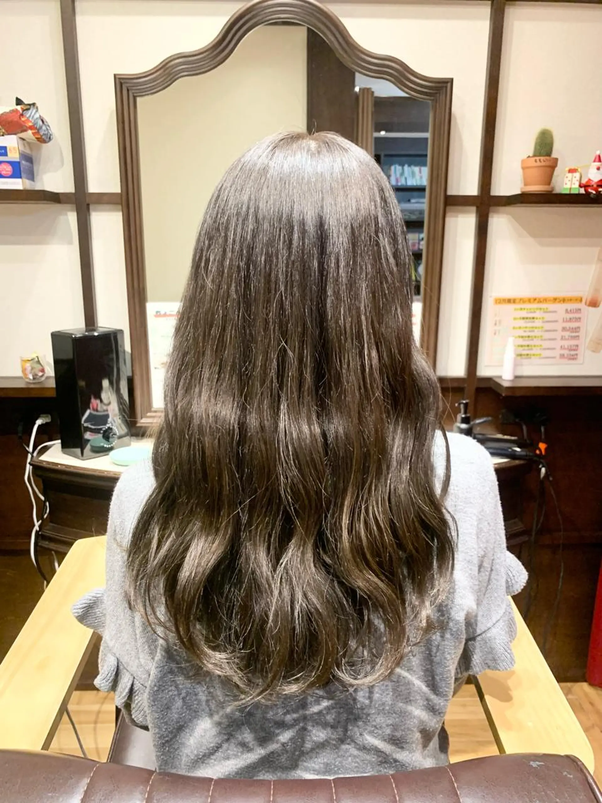 ロング カラー グレージュ 【くせ毛さんのお悩み 解決🍀】栗橋のヘアスタイル