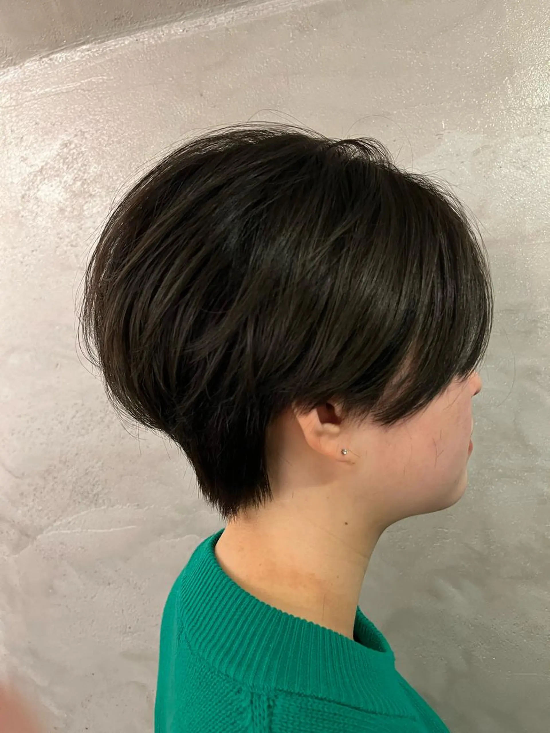 ショート カラー グレージュ カーキグレージュ FUJINO RYOのヘアスタイル