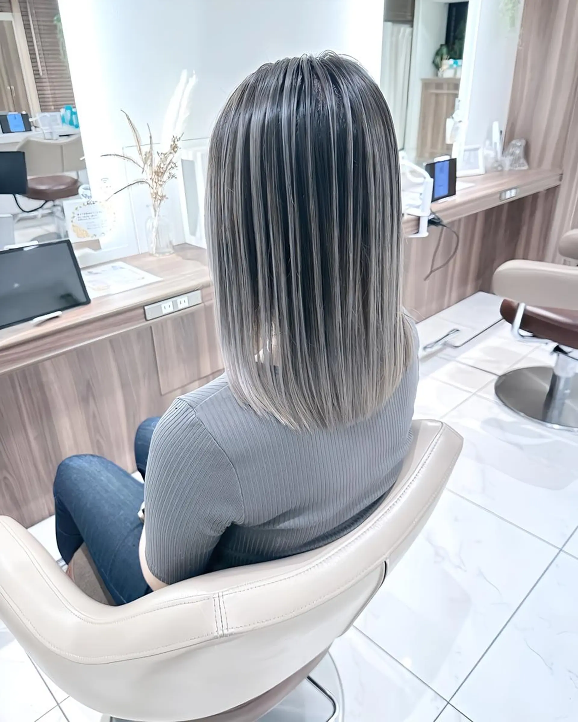 セミロング カラー バレイヤージュ 髪質改善 レイヤーカット カット ヘアカラー トリートメント 山崎俊輔/髪質改善 /バレイヤージュのヘアスタイル