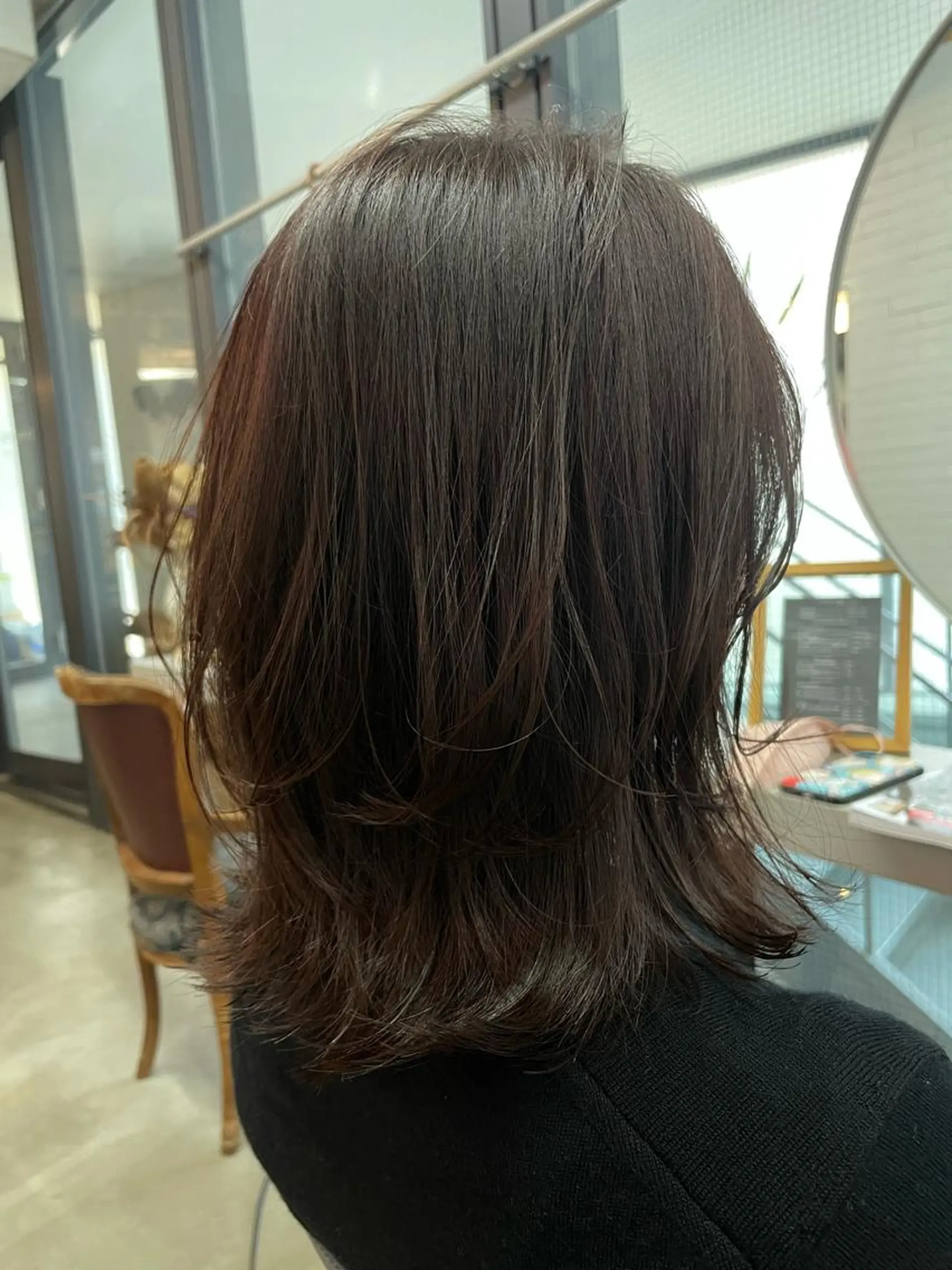 ミディアム カラー ベージュカラー ブリーチ 透明感カラー グレージュ ブリーチなしカラー やすだ しおりのヘアスタイル