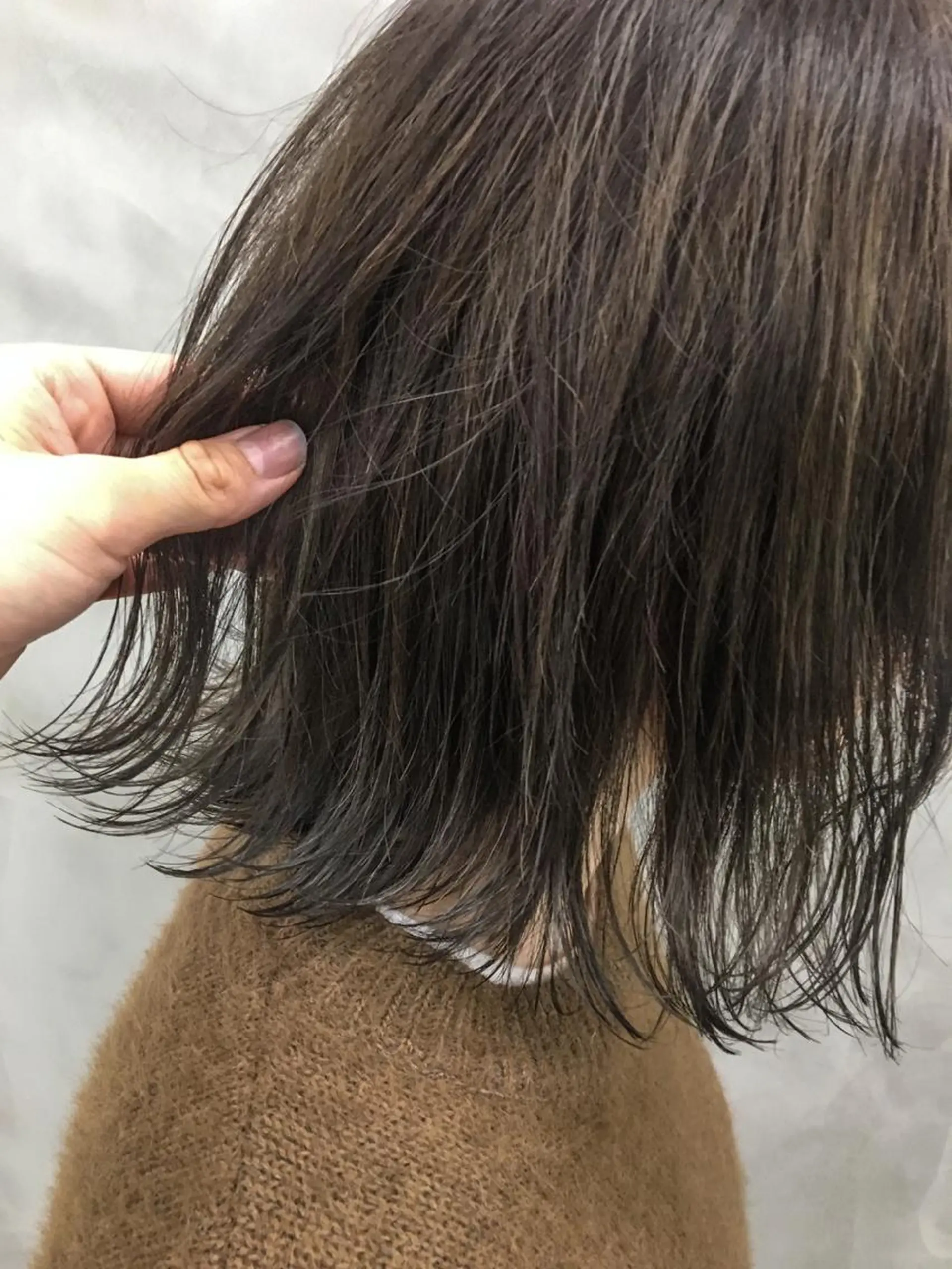 カラー 切りっぱなしボブ ベージュカラー フォギーベージュ ハイライトカラー ボブ SEED&beauty byFLAT所属・ヘッドスパ (女性限定)🍋モエのヘアスタイル