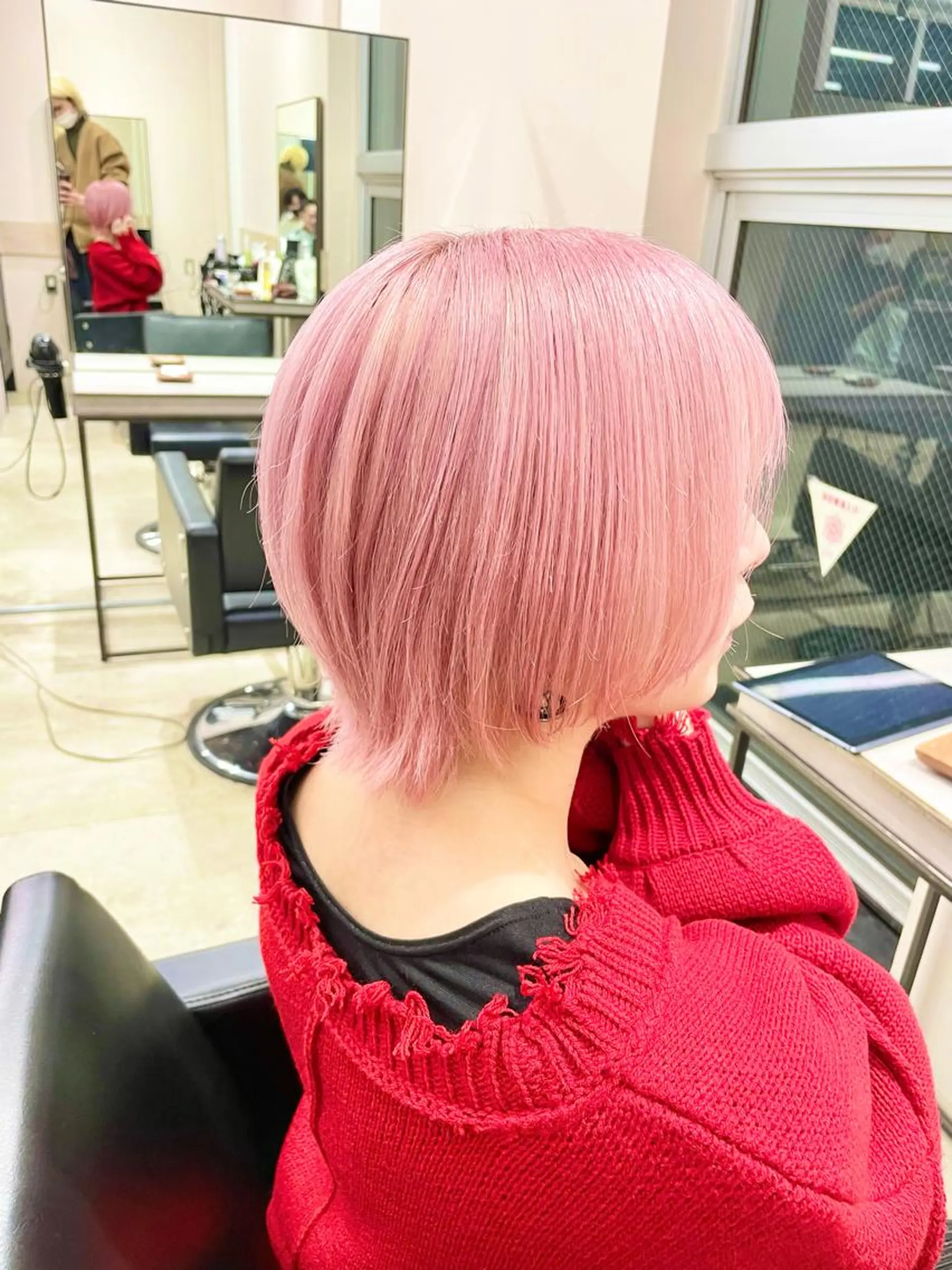 ショート カラー ブリーチ ハイトーンカラー ピンクカラー ホワイトピンク ヘアカラー トリートメント 🔷ダブルカラーハイ トーン🔷櫻井走のヘアスタイル