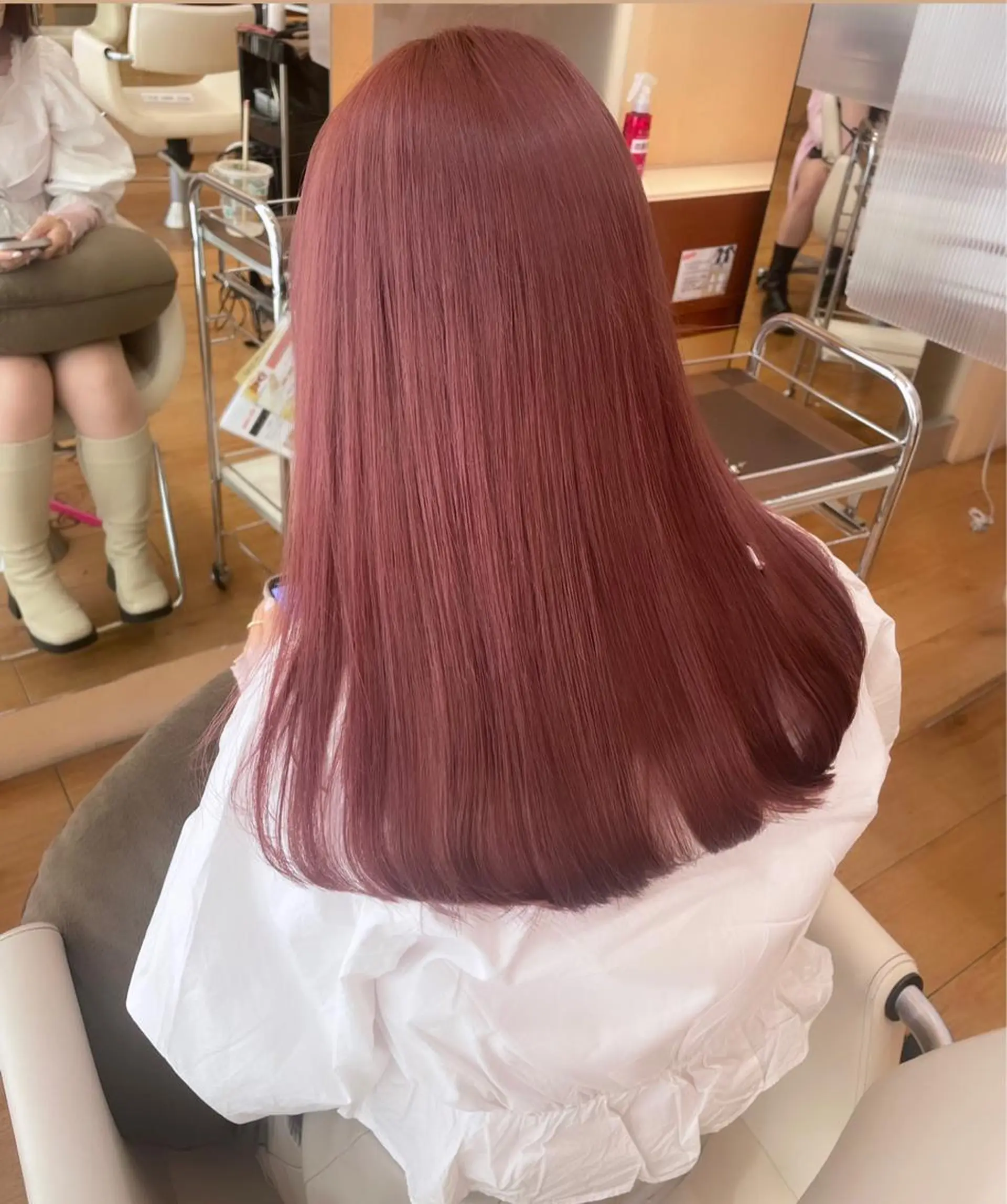 セミロング カラー SALOWIN 栄所属・河西 彩香/ブリーチカラーのヘアスタイル