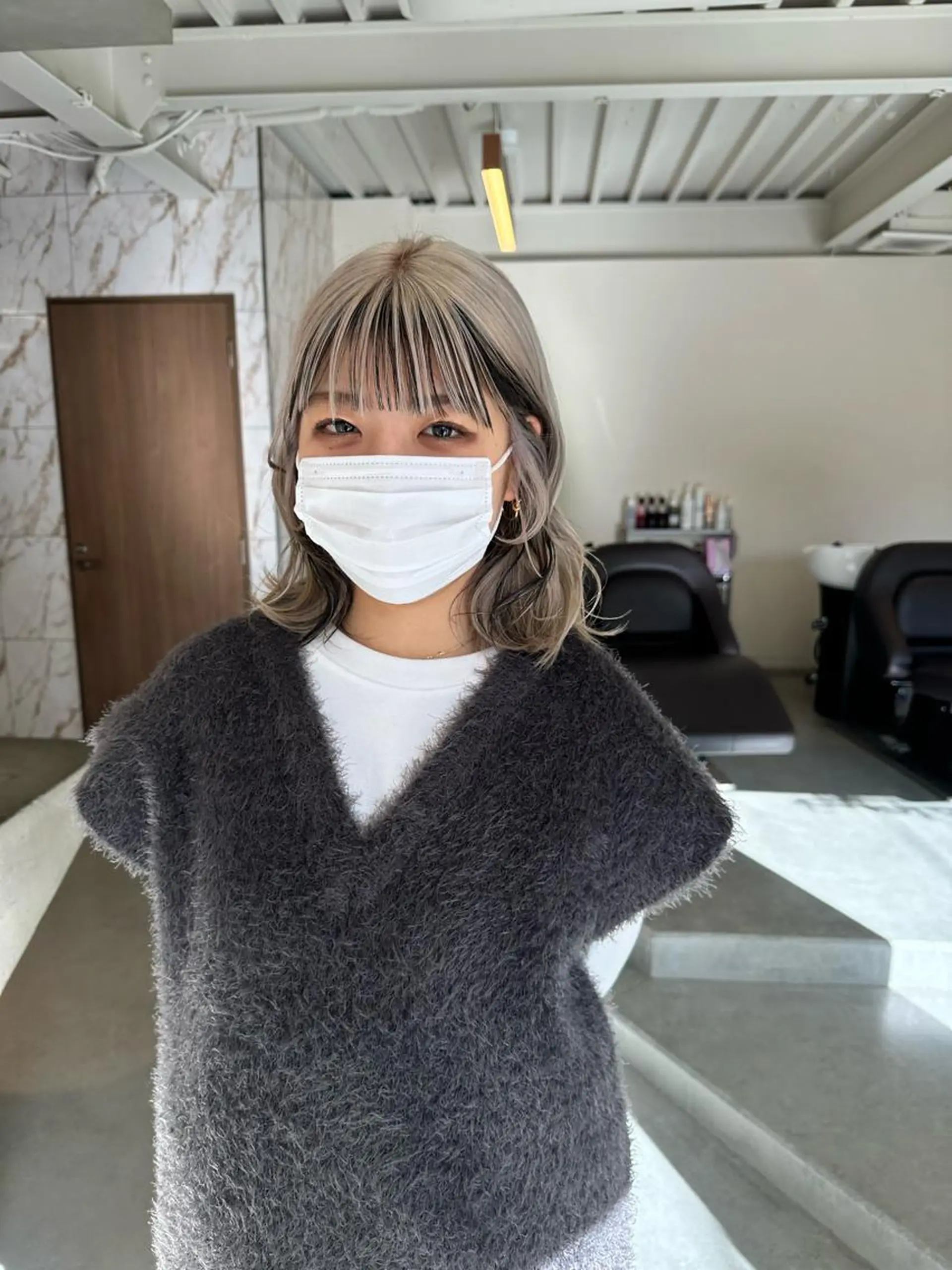 ミディアム カラー シルバー ホワイトシルバー カット ヘアカラー トリートメント ❄️中川 慎之介❄️のヘアスタイル